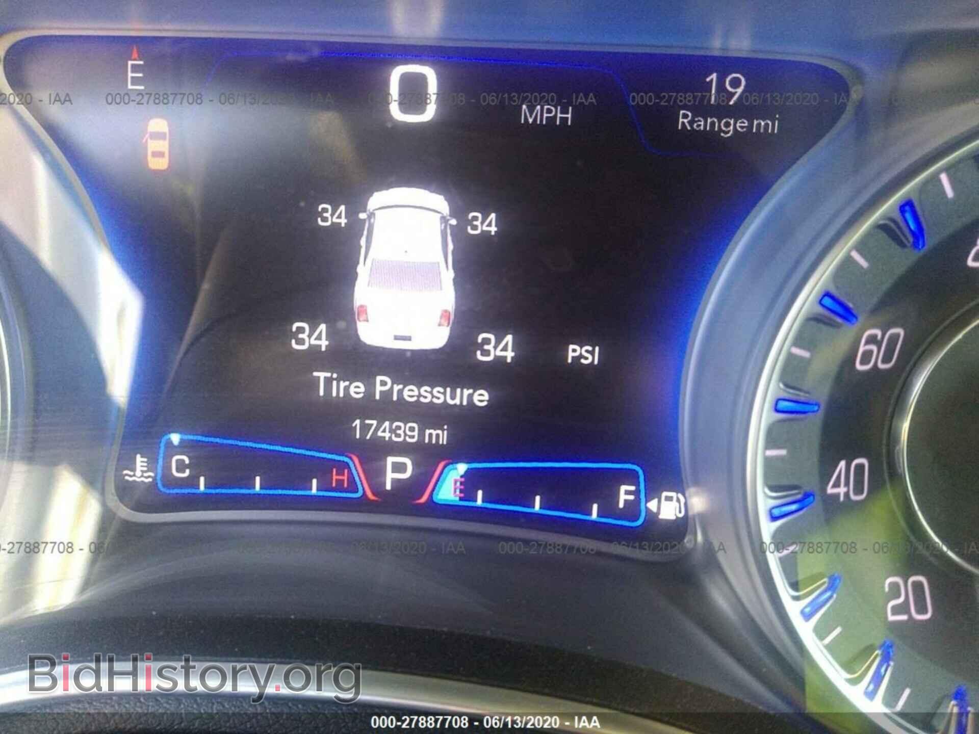 2019 CHRYSLER 300 - VIN: 2C3CCAEG6KH536616 - Фото 7