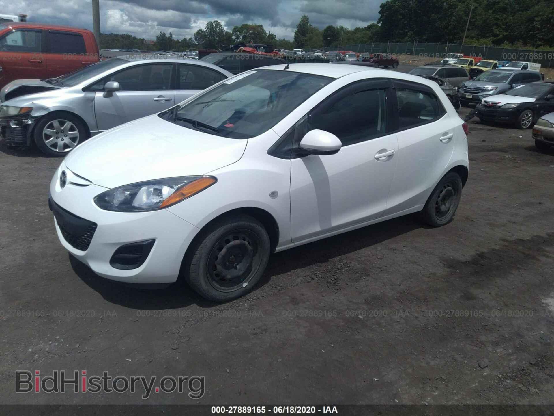2014 MAZDA MAZDA2 - VIN: JM1DE1KY2E0181587 - Фото 2
