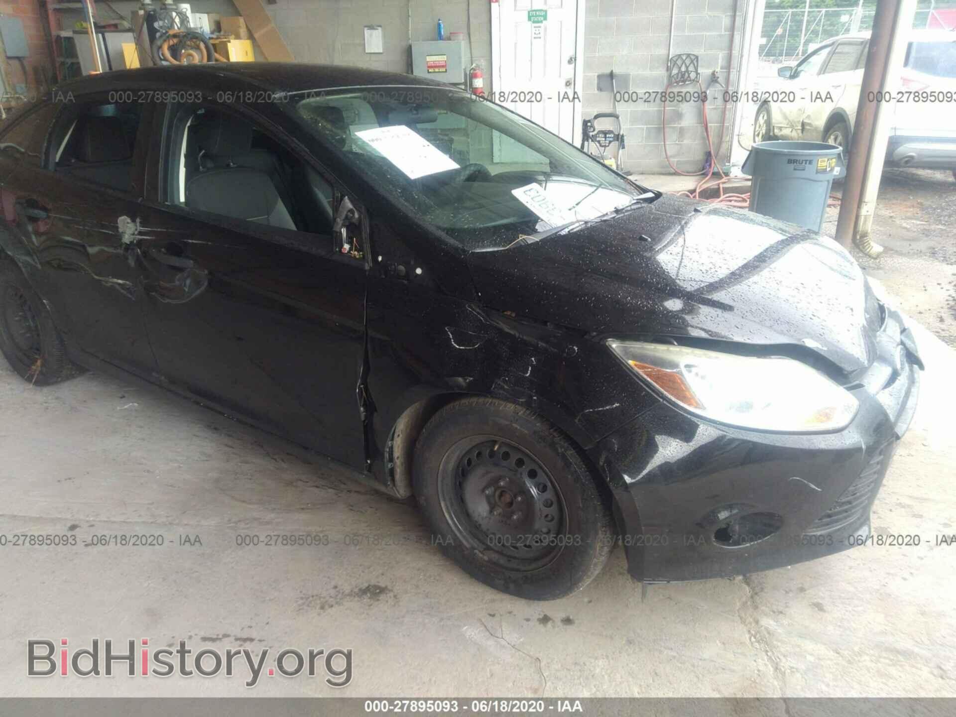 Photo 1FAHP3E2XCL273854 - FORD FOCUS 2012
