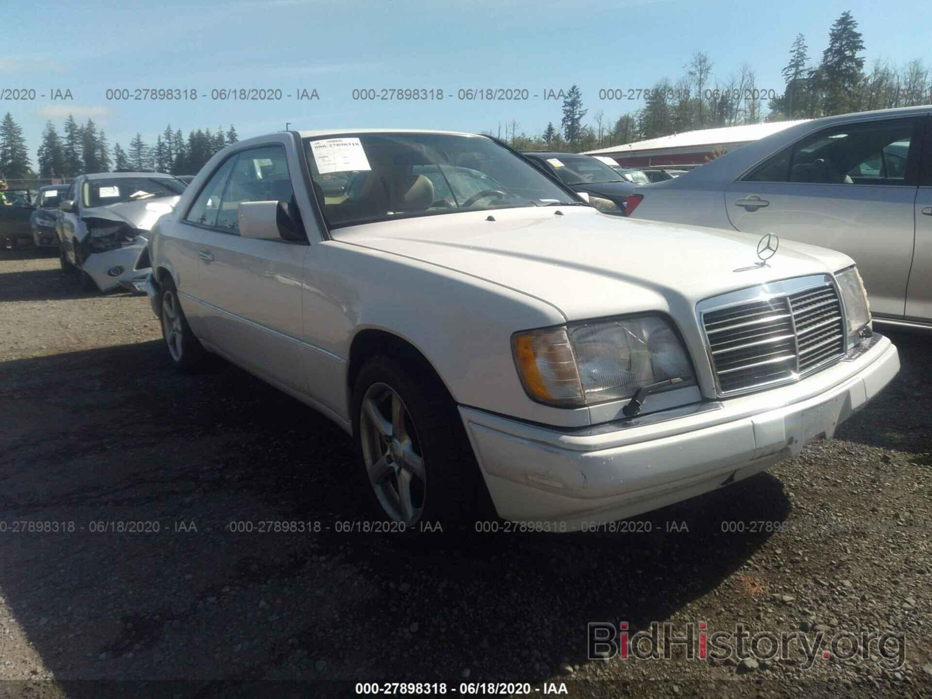 Photo WDBEA52E2SC263017 - MERCEDES-BENZ E 1995