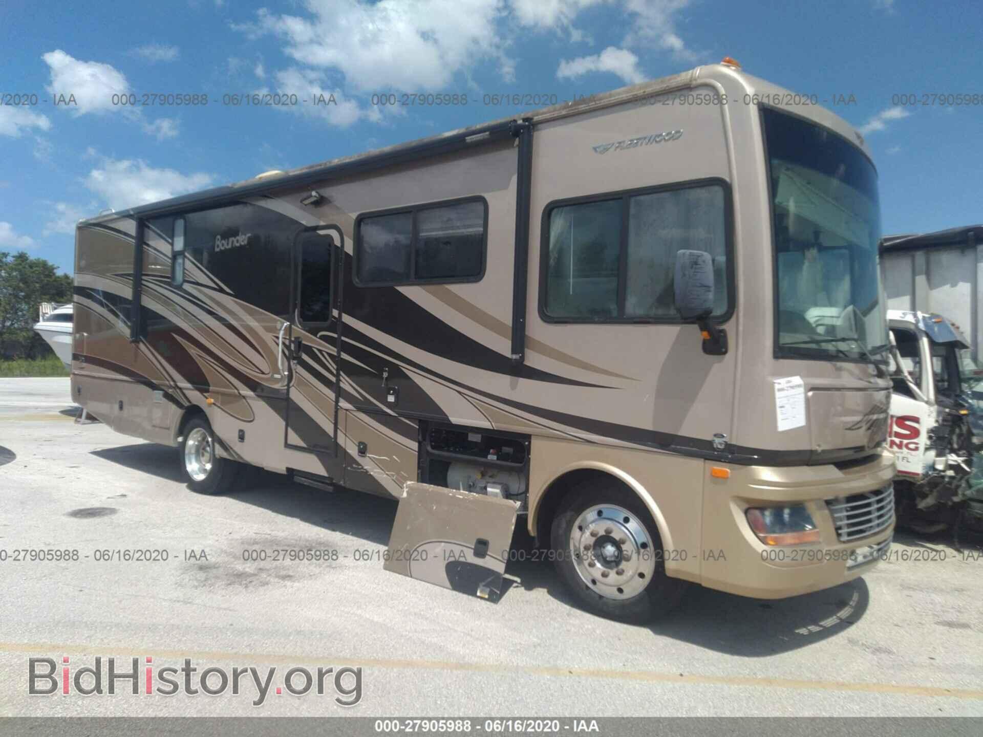 Photo  - FORD F53 2011