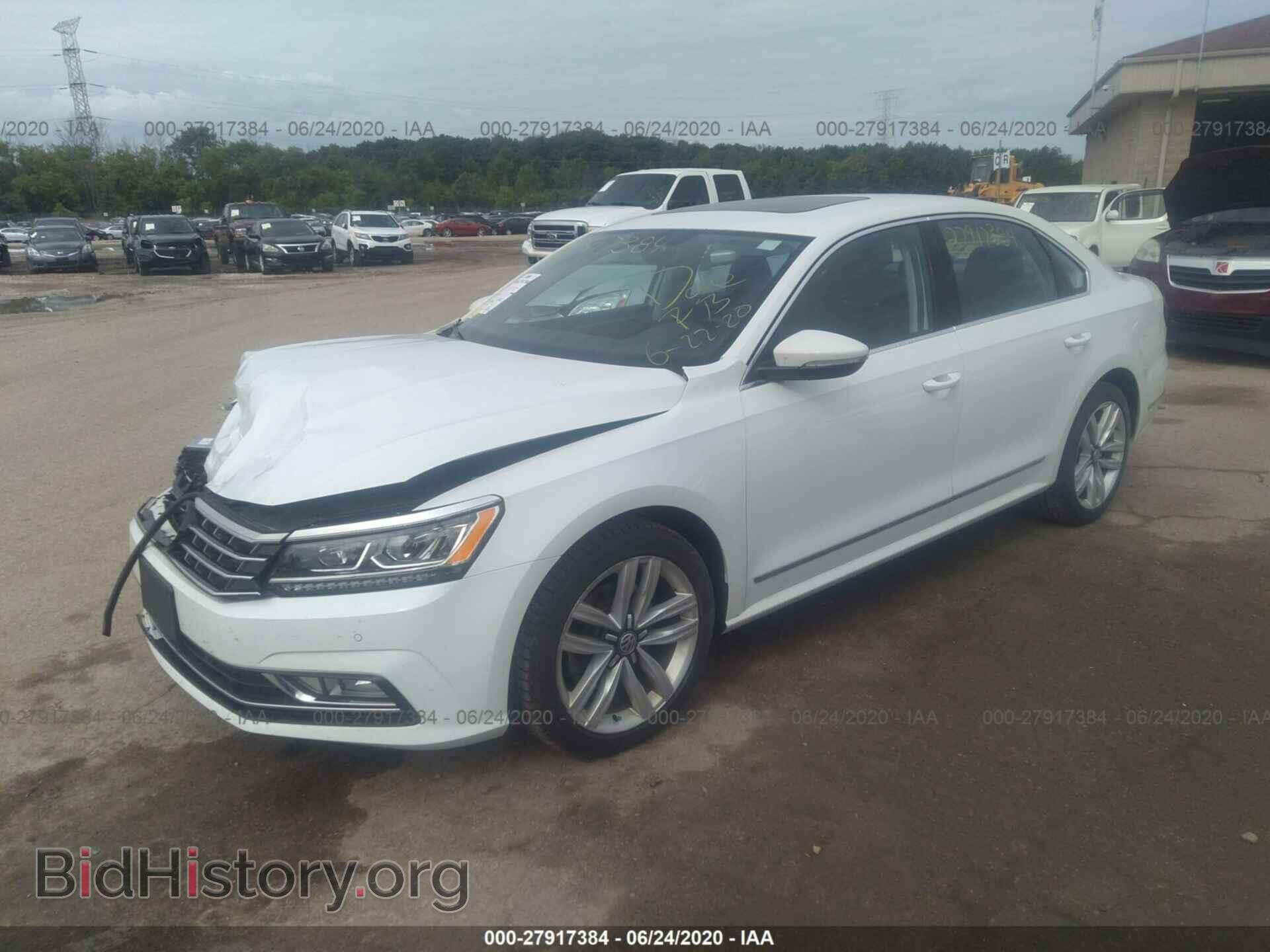2017 VOLKSWAGEN PASSAT - VIN: 1VWGT7A38HC083157 - Фото 2