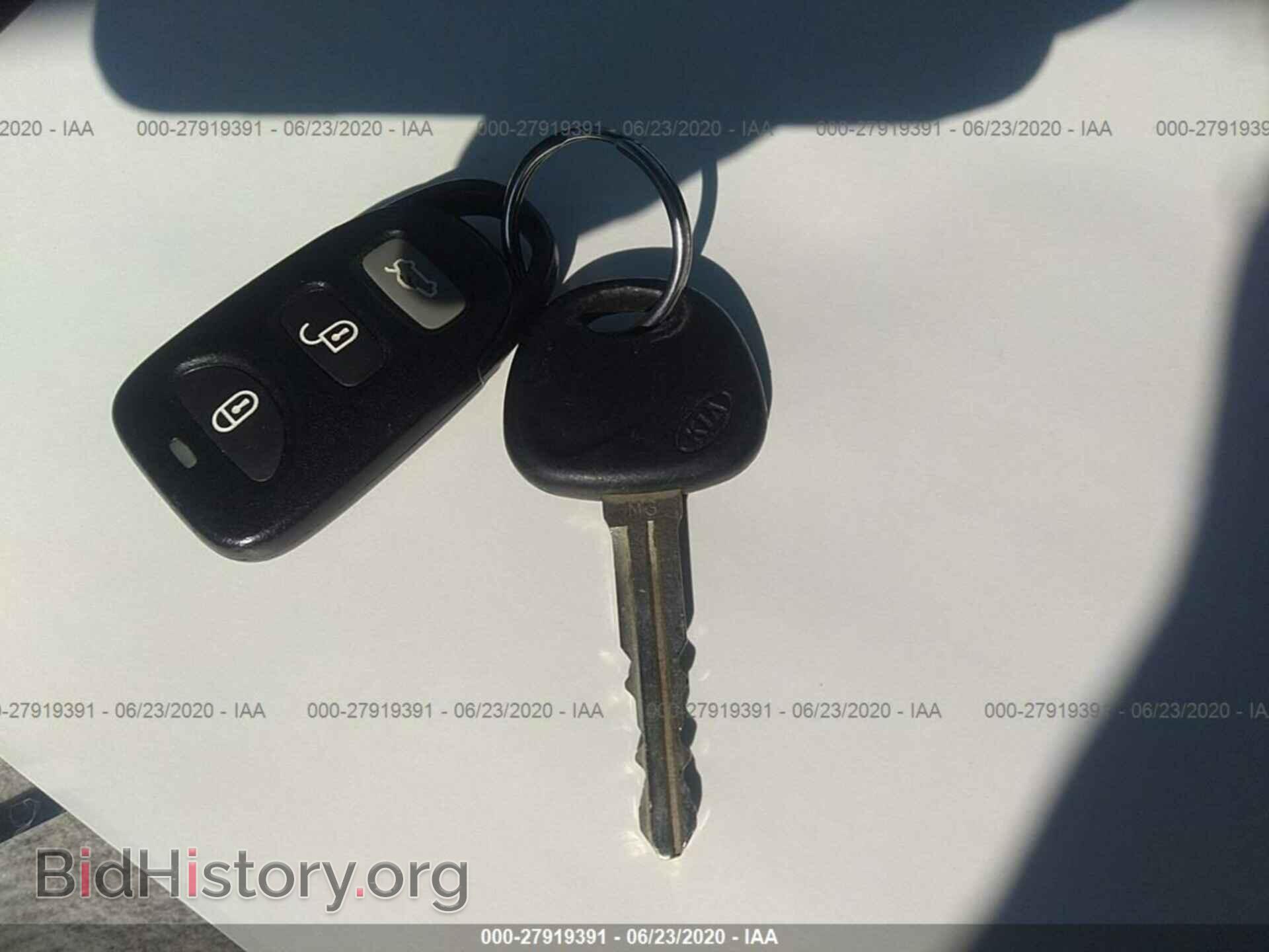 2008 KIA OPTIMA - VIN: KNAGE123185202838 - Фото 11