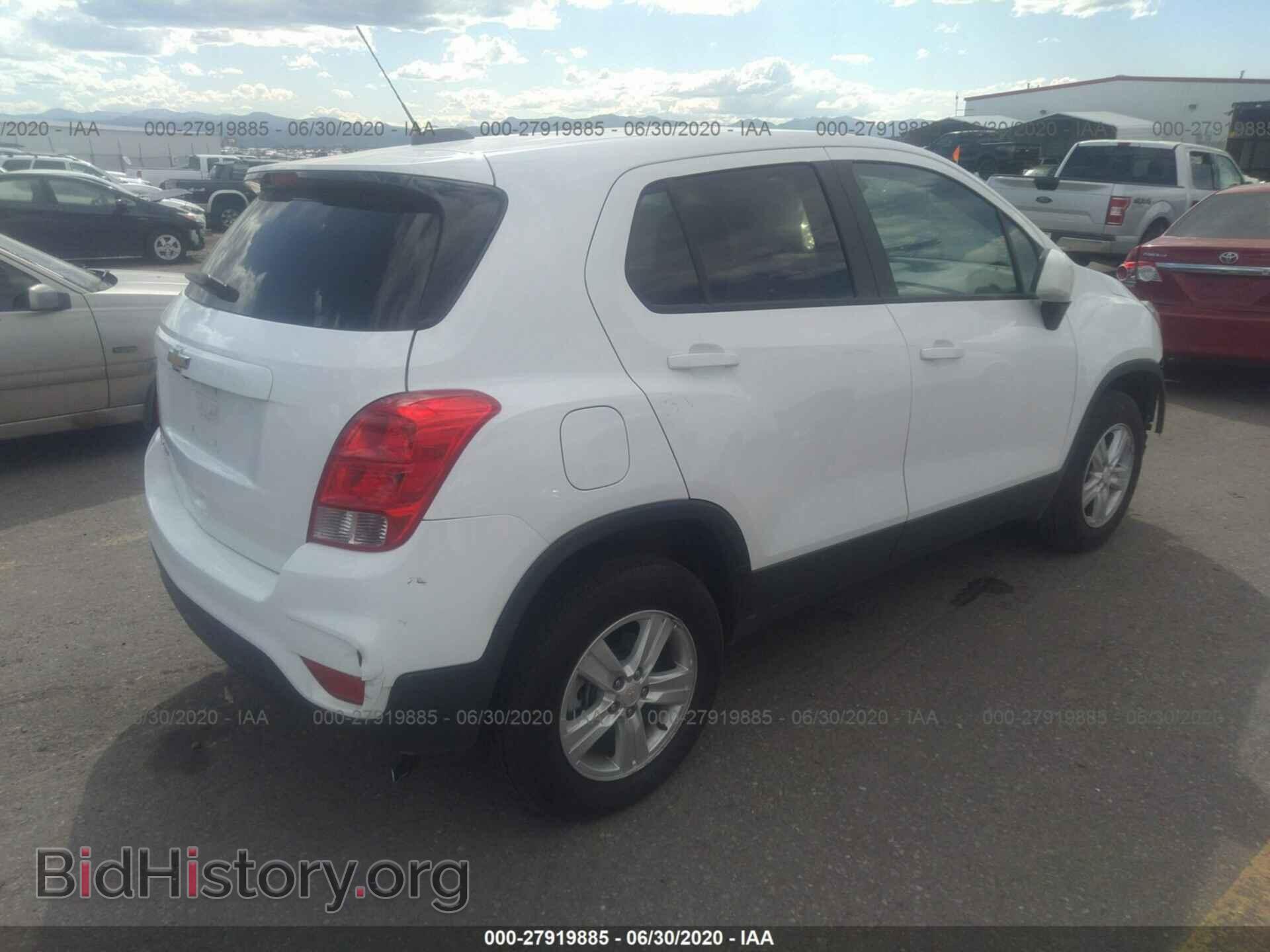 2020 CHEVROLET TRAX - VIN: 3GNCJNSB0LL210568 - Photo 4