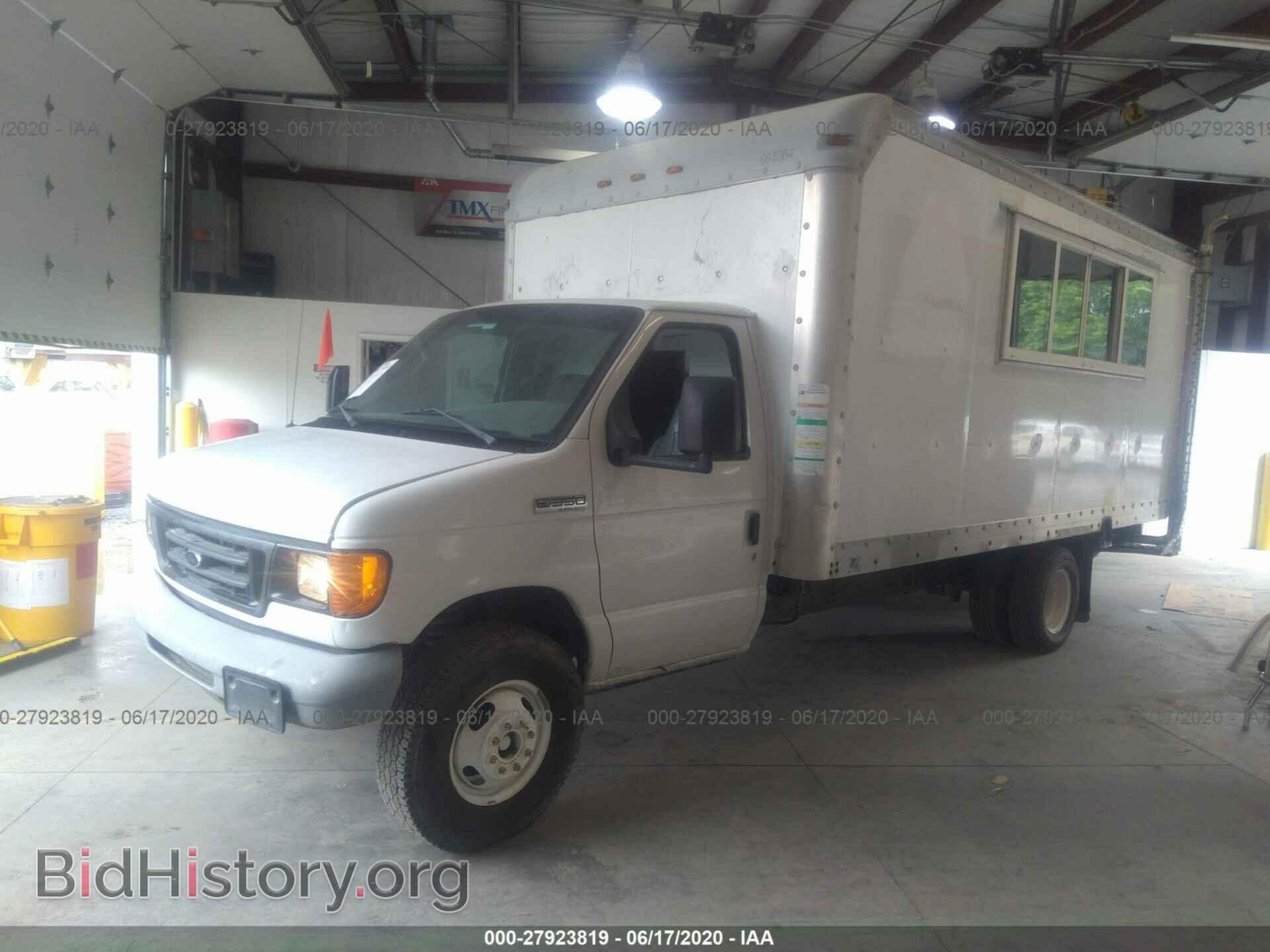2006 FORD ECONOLINE - VIN: 1FDWE35L76DA17021 - Фото 2