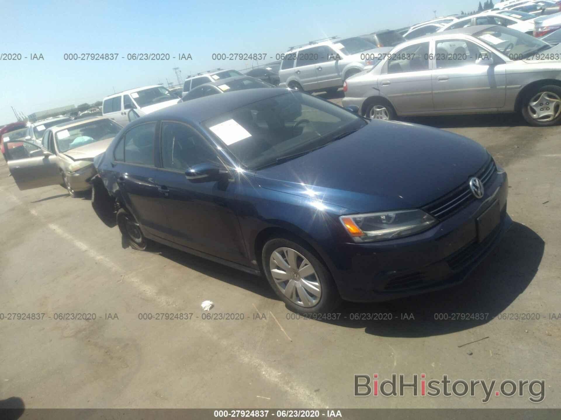 Photo 3VWDP7AJ3CM085458 - VOLKSWAGEN JETTA SEDAN 2012