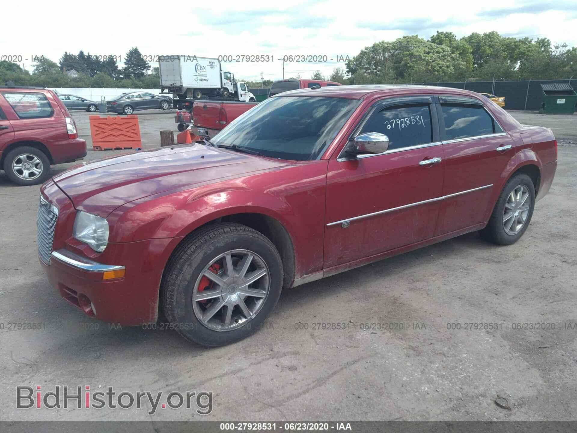 2008 CHRYSLER 300 - VIN: 2C3KK63H58H296877 - Фото 2