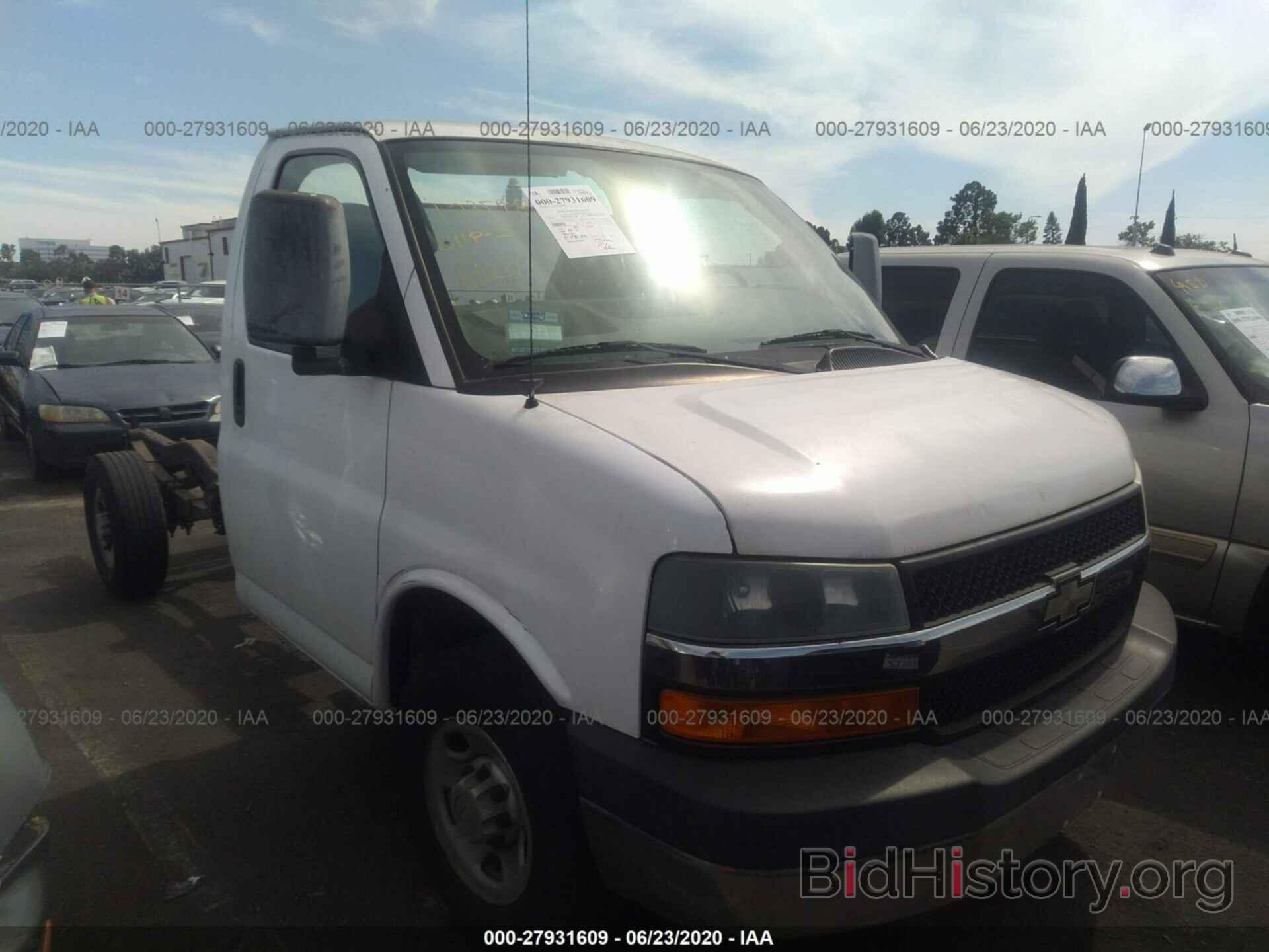 Photo 1GBHG31U061253179 - CHEVROLET EXPRESS COMMERCIAL 2006