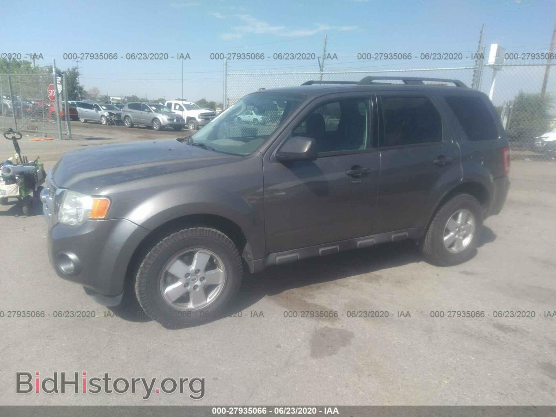2011 FORD ESCAPE - VIN: 1FMCU0D77BKC30405 - Photo 2