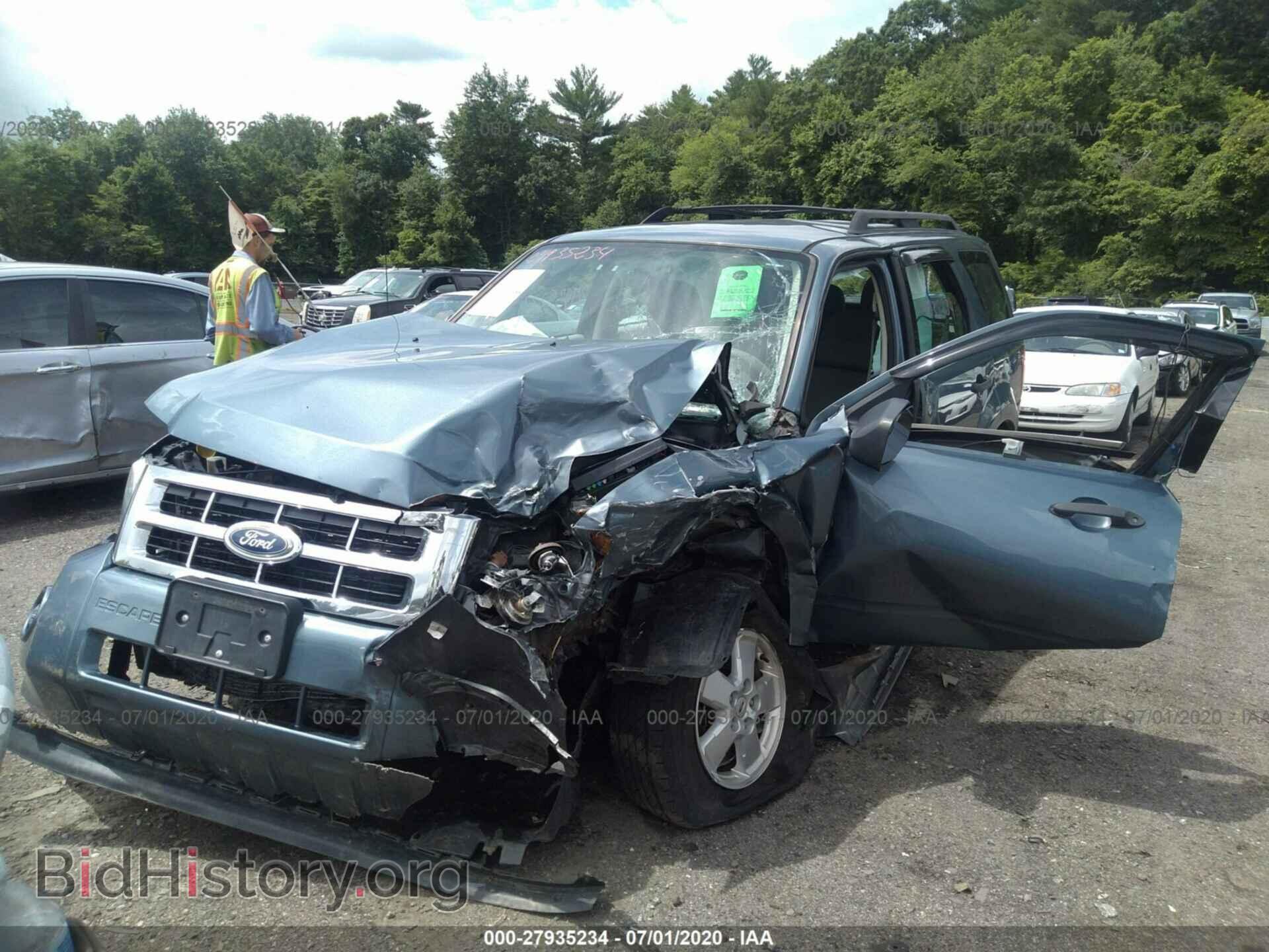 2011 FORD ESCAPE - VIN: 1FMCU9C72BKA75770 - Фото 2