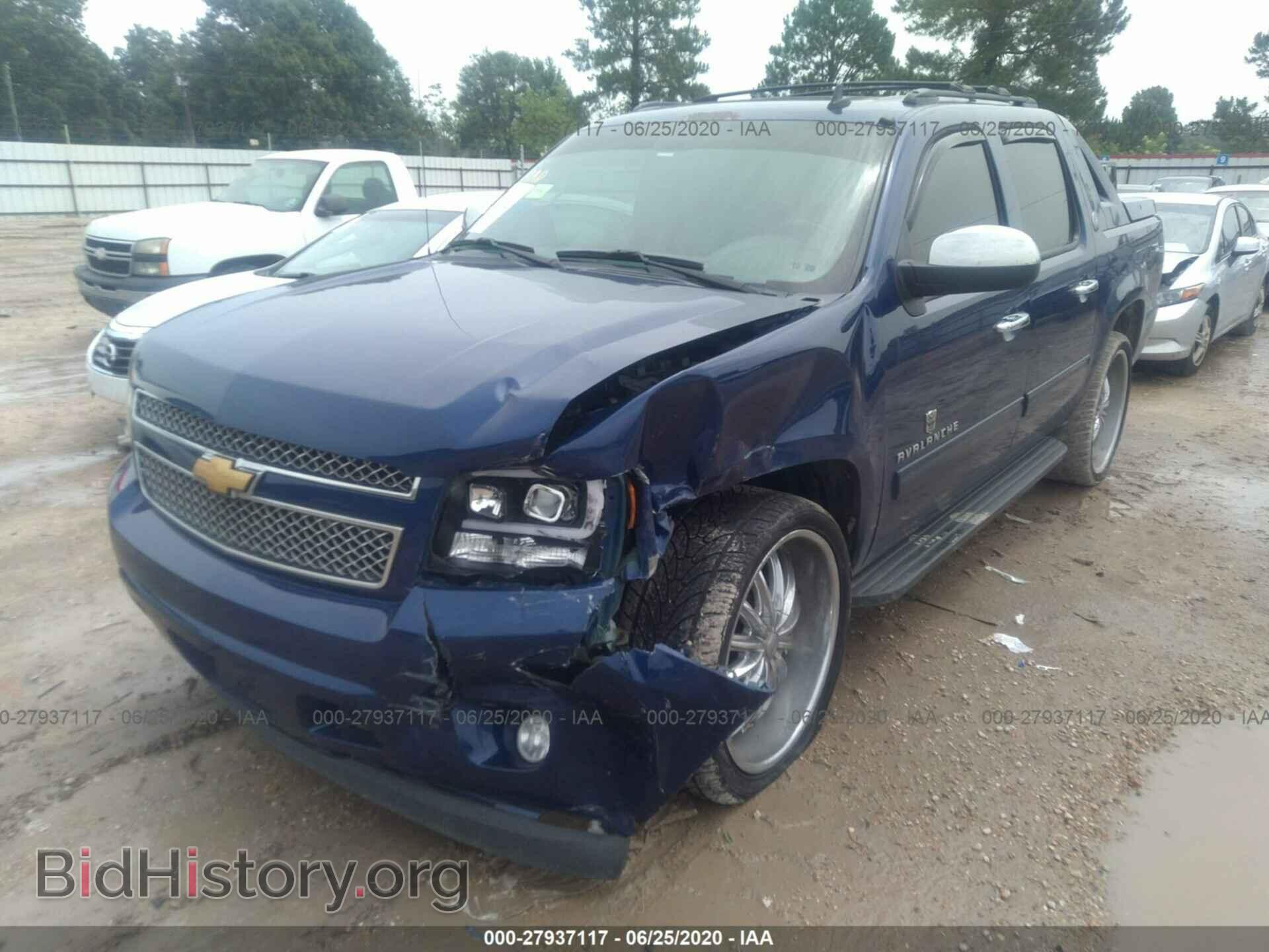 2013 CHEVROLET AVALANCHE - VIN: 3GNMCFE01DG134013 - Фото 2