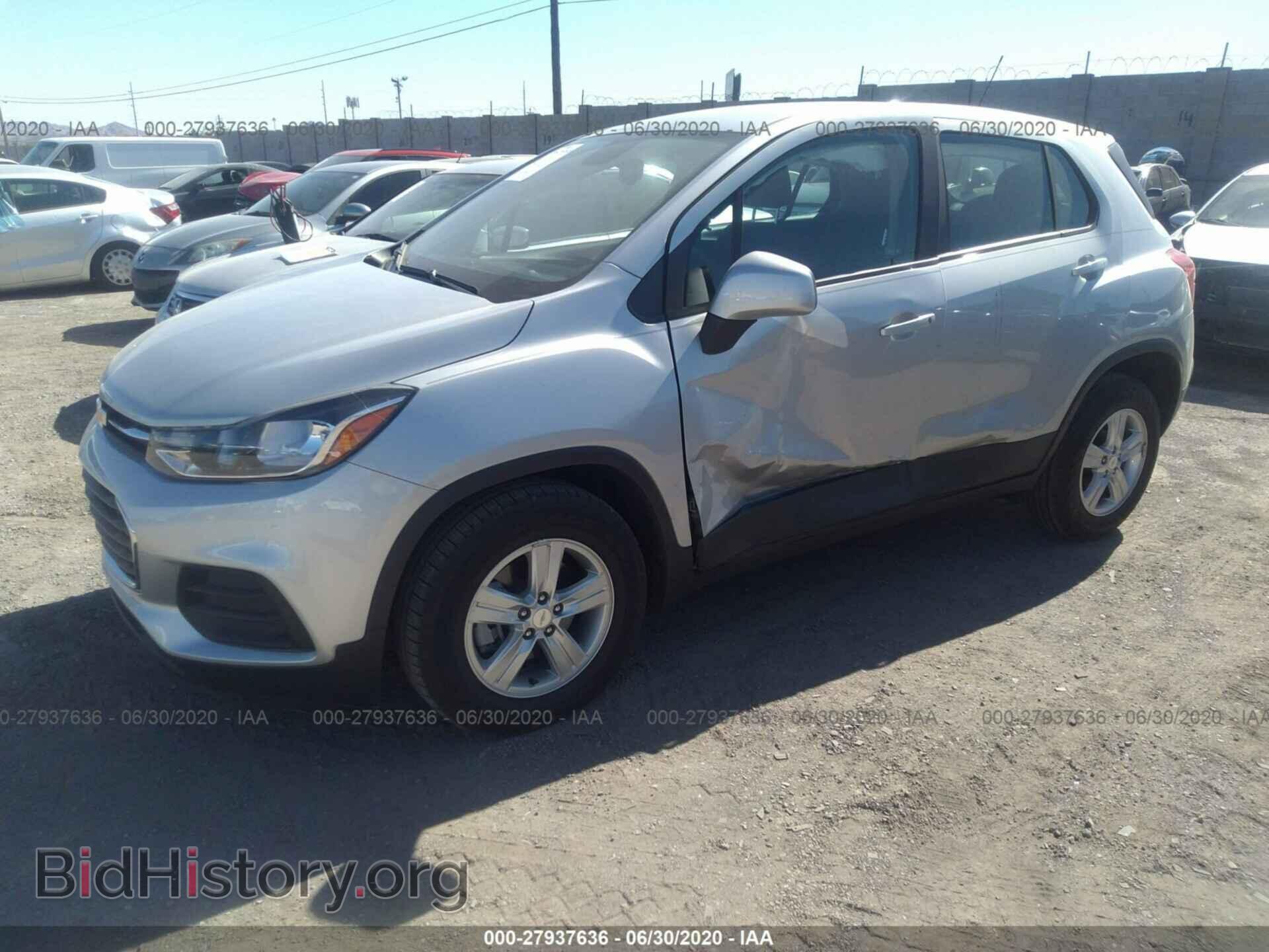 2019 CHEVROLET TRAX - VIN: 3GNCJKSB3KL356346 - Фото 2