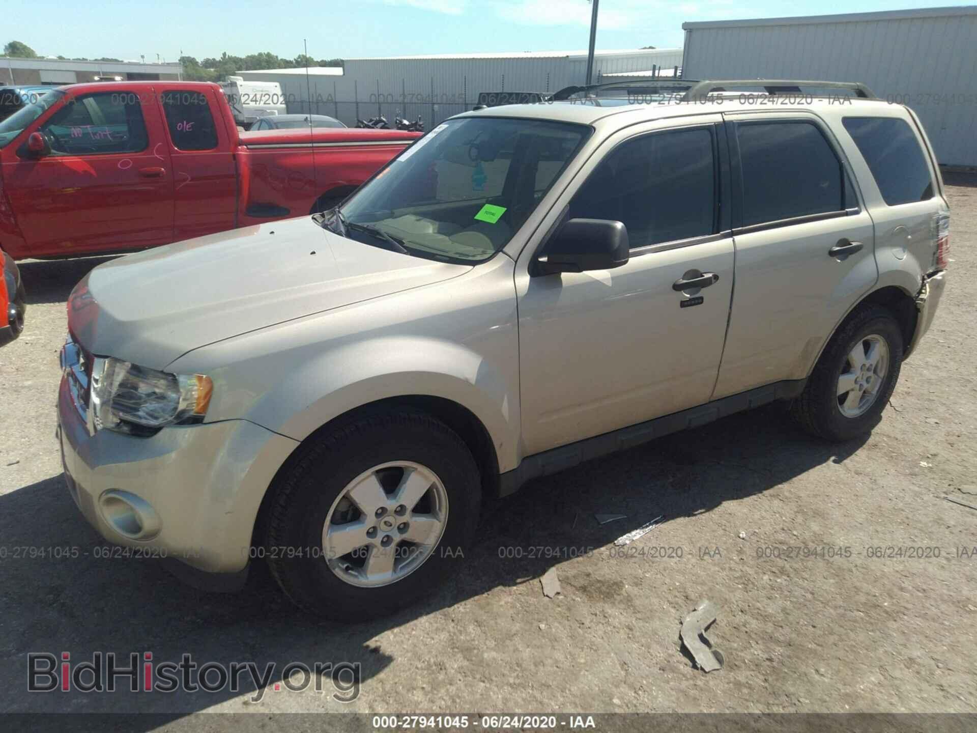 2011 FORD ESCAPE - VIN: 1FMCU0D73BKC63840 - Photo 2