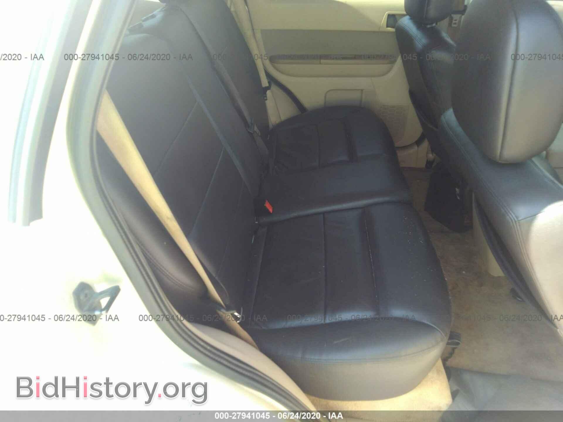2011 FORD ESCAPE - VIN: 1FMCU0D73BKC63840 - Photo 8