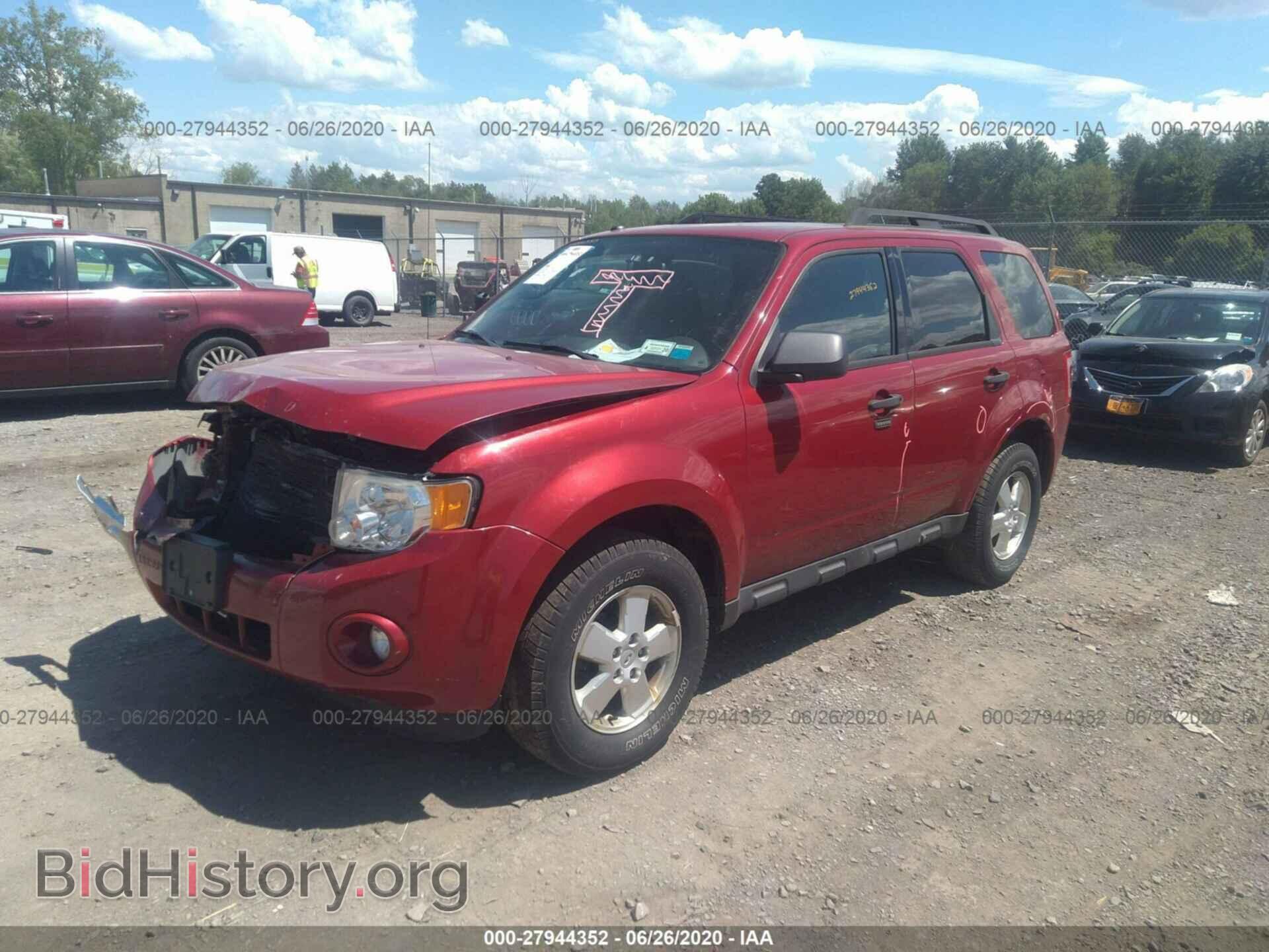 2011 FORD ESCAPE - VIN: 1FMCU0D78BKB94708 - Photo 2