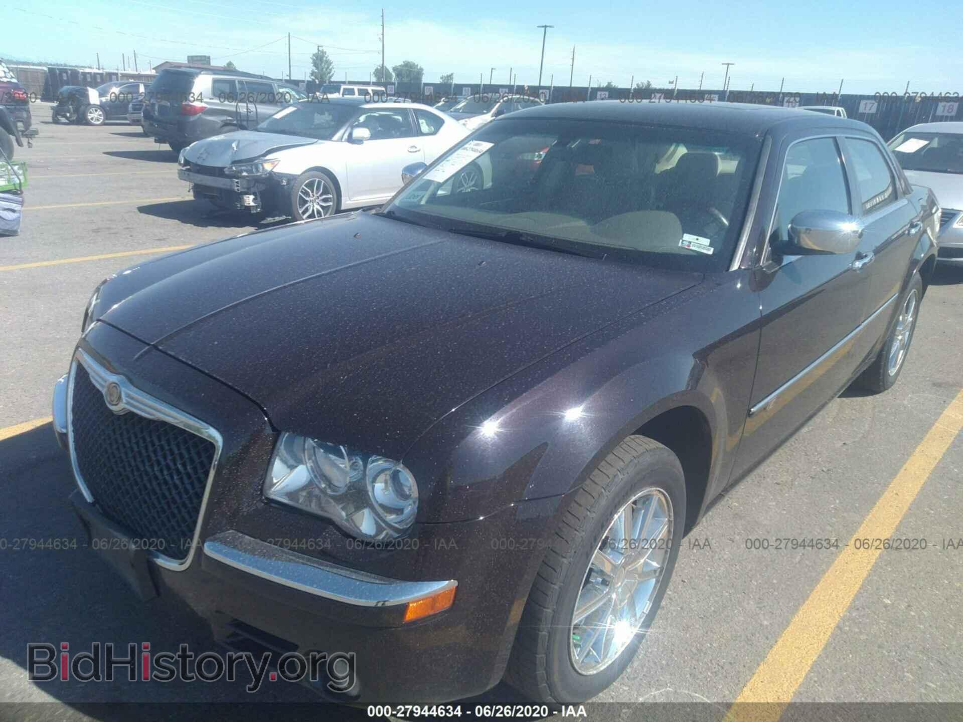 2010 CHRYSLER 300C - VIN: 2C3CK6CT1AH184818 - Фото 2