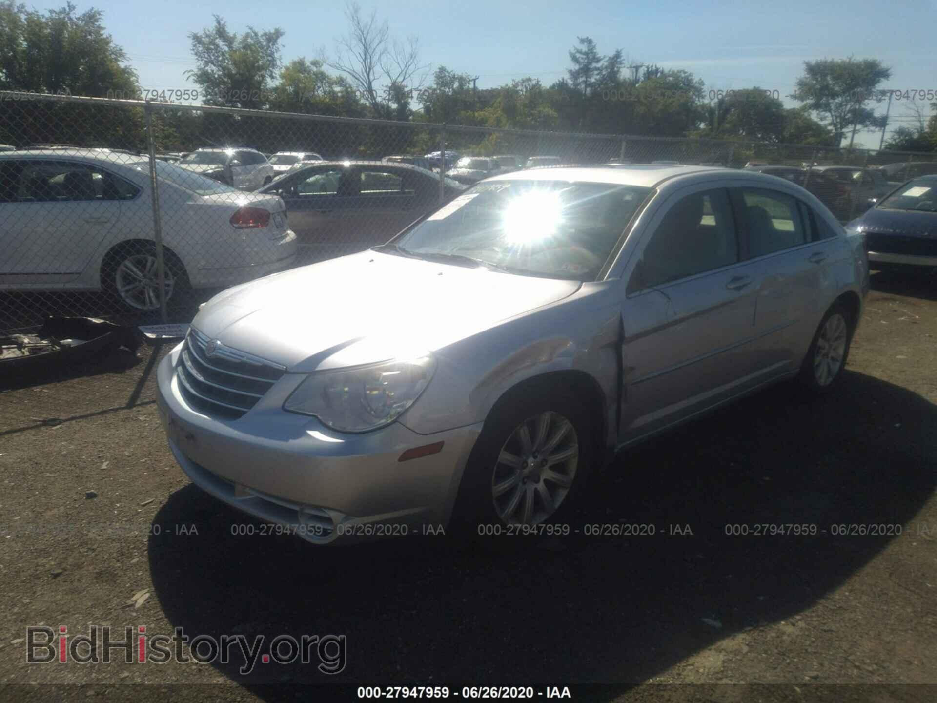 2010 CHRYSLER SEBRING - VIN: 1C3CC5FB7AN223350 - Фото 2
