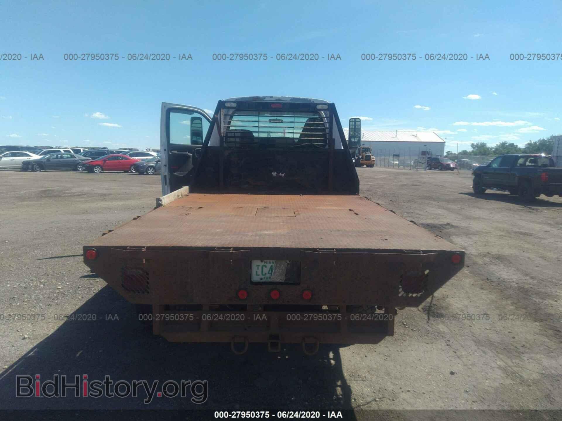 2005 GMC C5500 - VIN: 1GDE5C3285F523398 - Фото 8