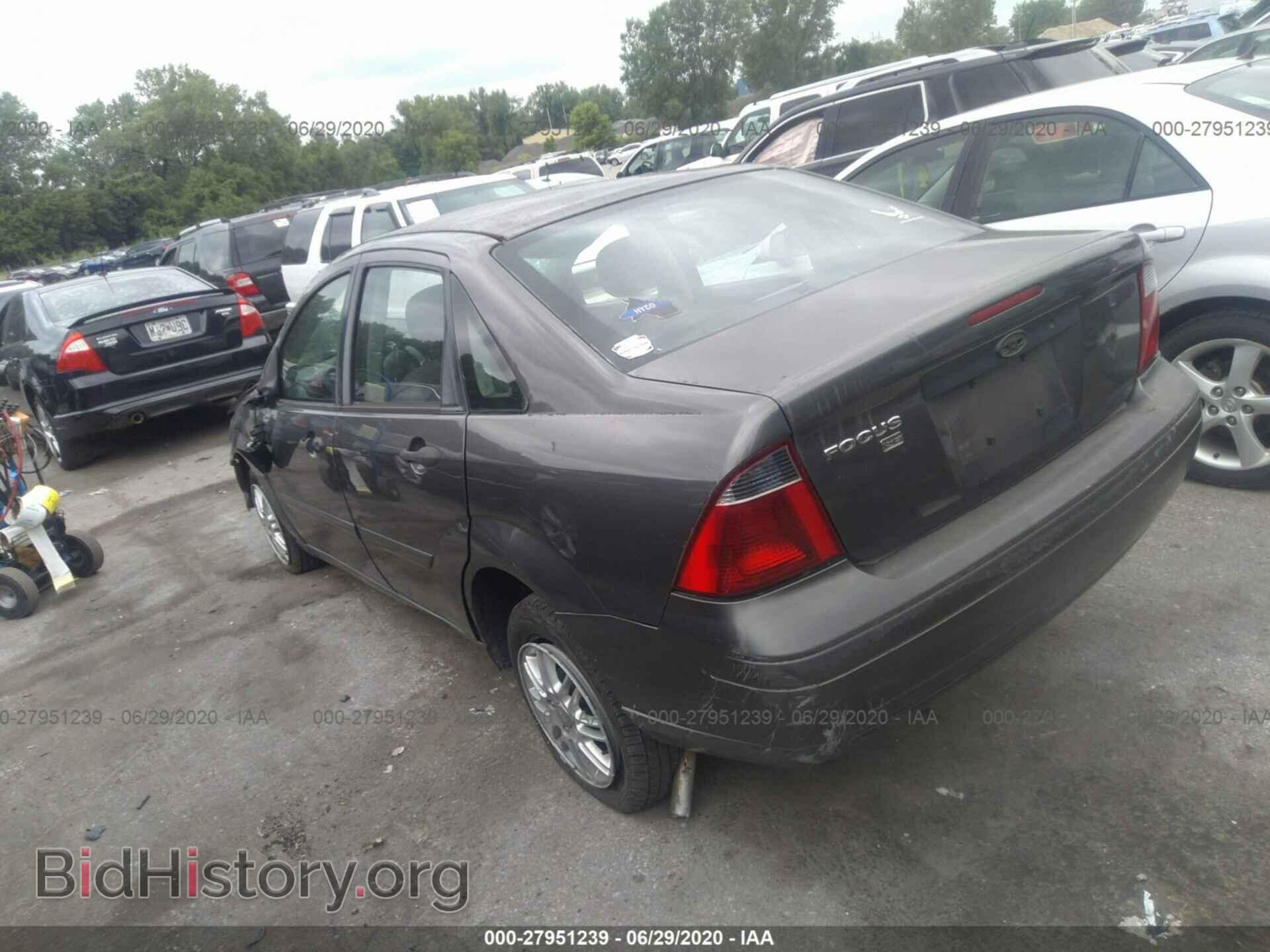 2007 FORD FOCUS - VIN: 1FAFP34N07W300700 - Фото 2