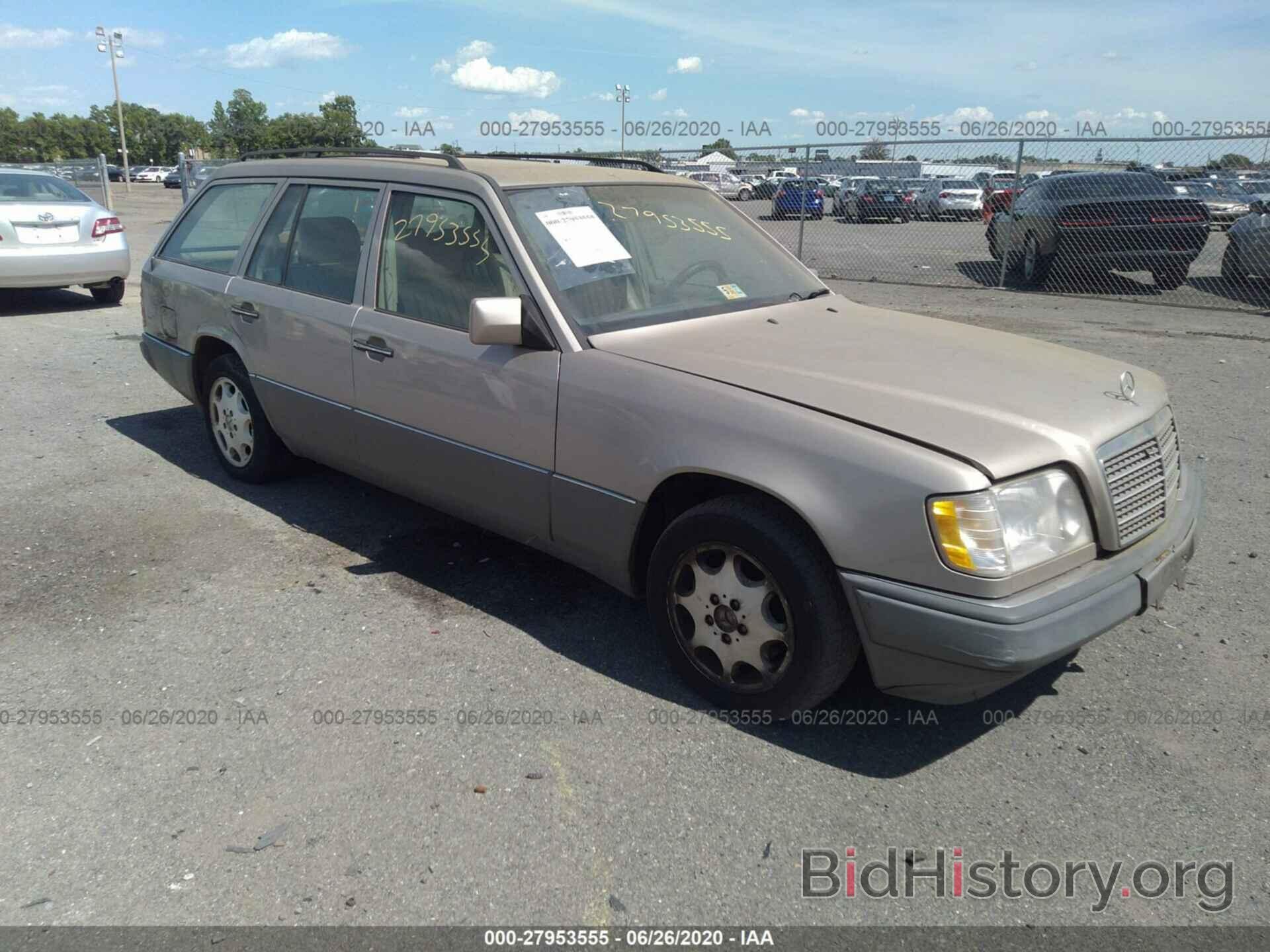 Photo WDBEA92E2SF335243 - MERCEDES-BENZ E 1995