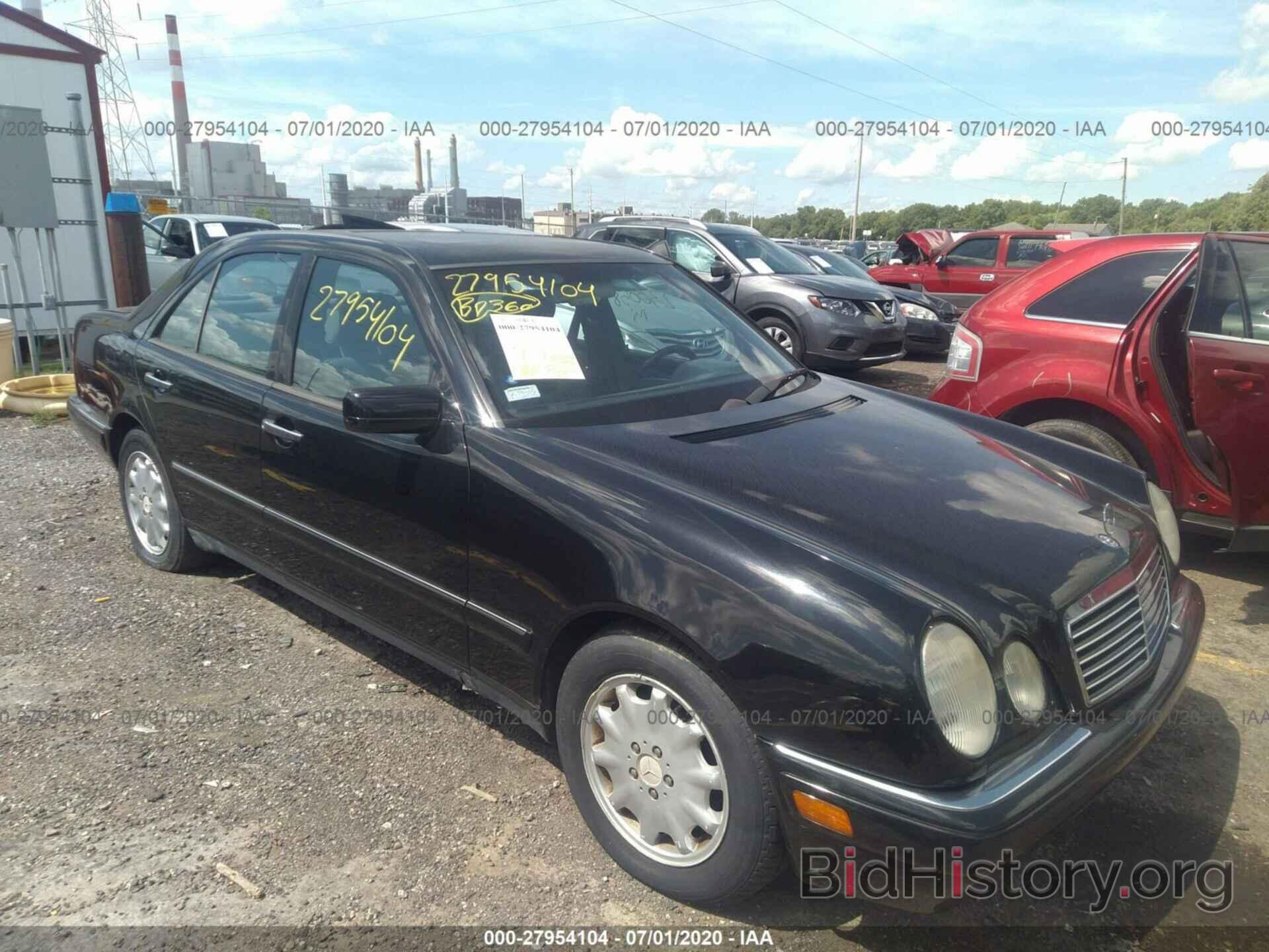 Фотография WDBJF55F4VJ025268 - MERCEDES-BENZ E 1997