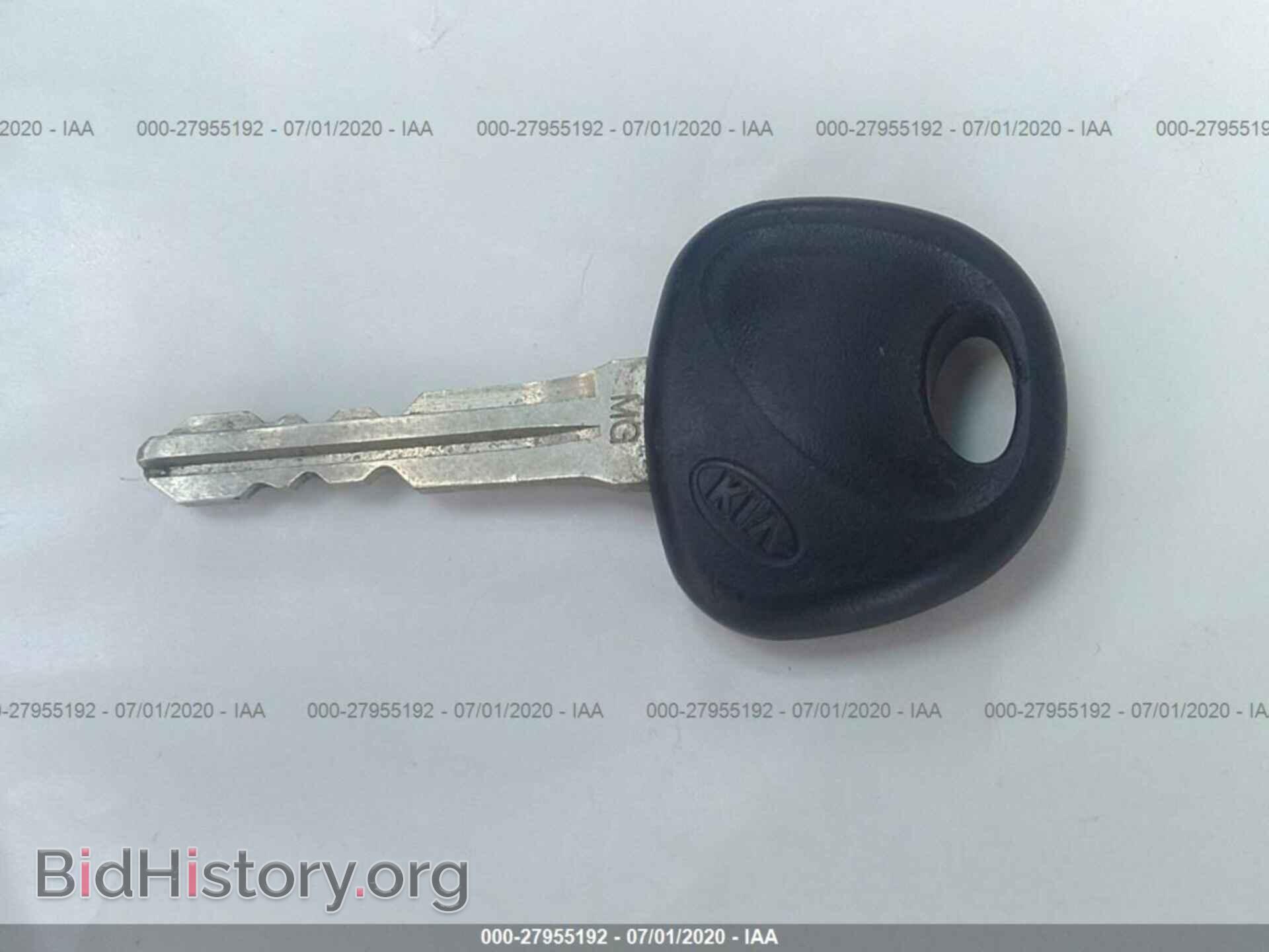 2009 KIA OPTIMA - VIN: KNAGE228295356932 - Фото 11