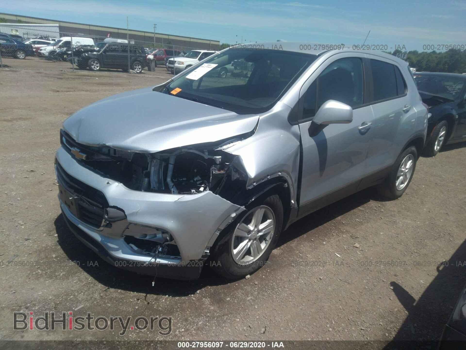 2020 CHEVROLET TRAX - VIN: 3GNCJKSB3LL197281 - Фото 2