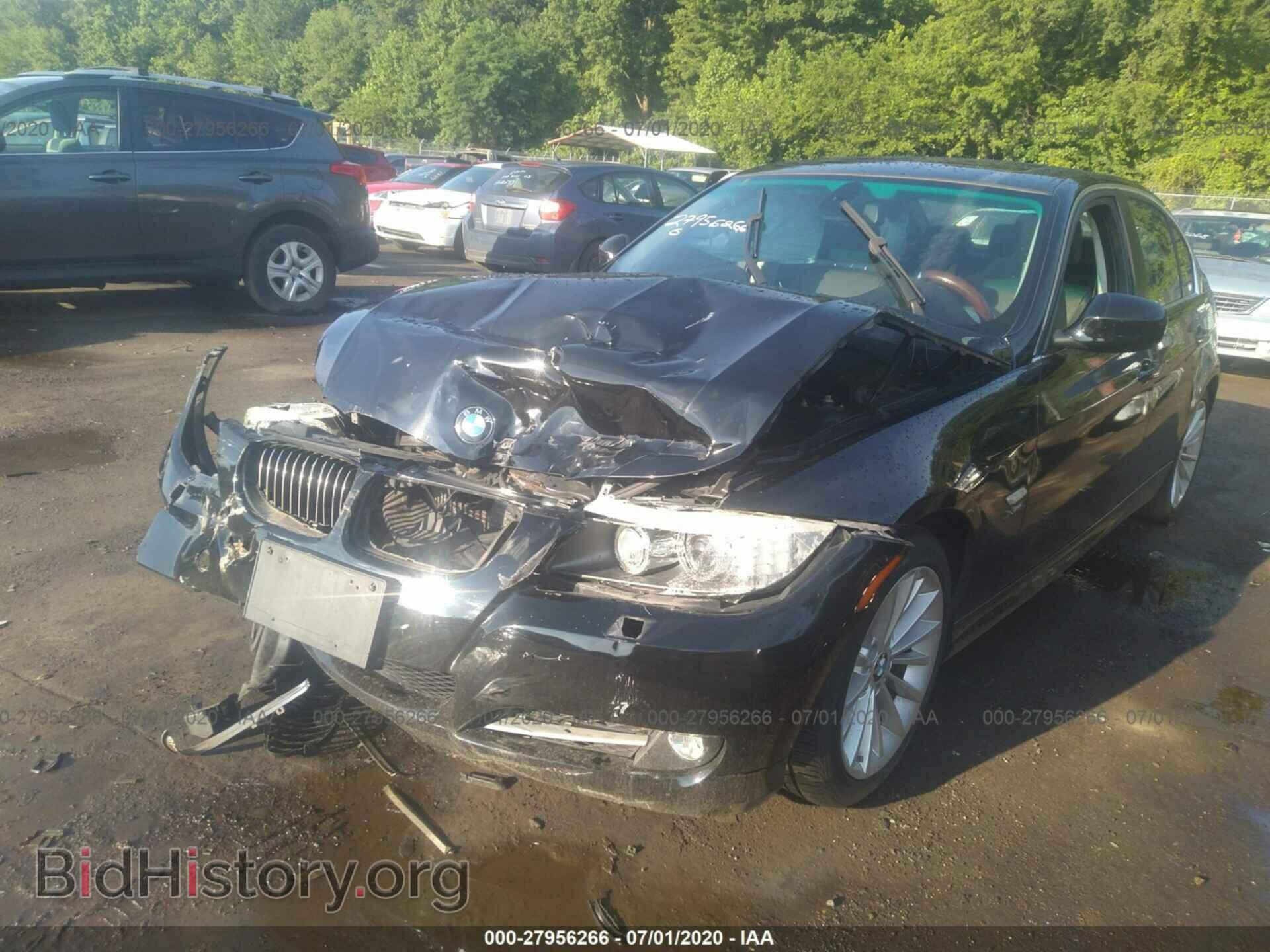 2009 BMW 335 - VIN: WBAPL33589A406966 - Фото 2