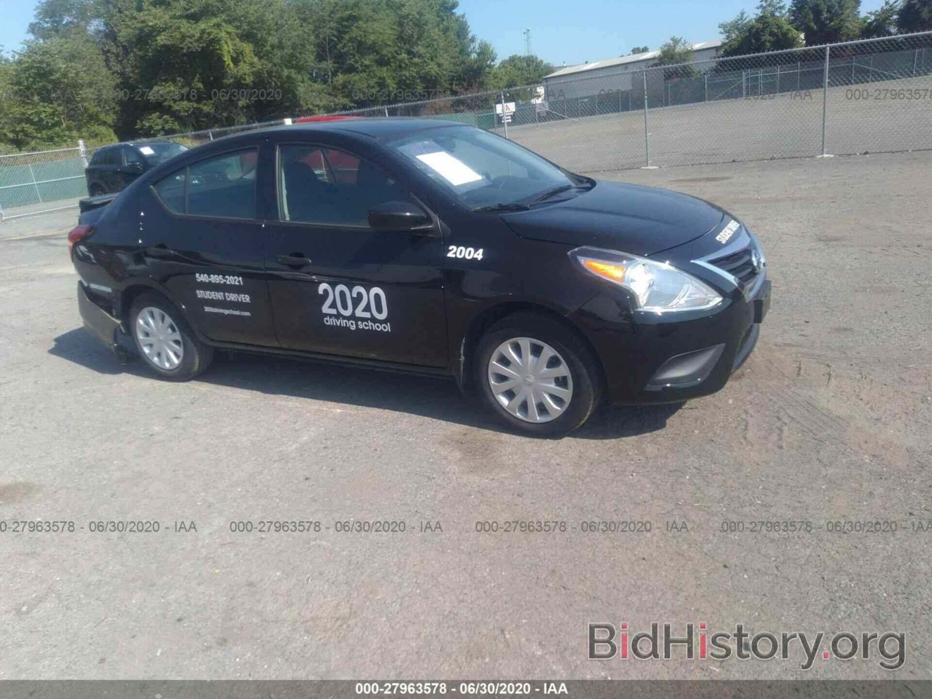 Photo 3N1CN7AP6JL801350 - NISSAN VERSA SEDAN 2018