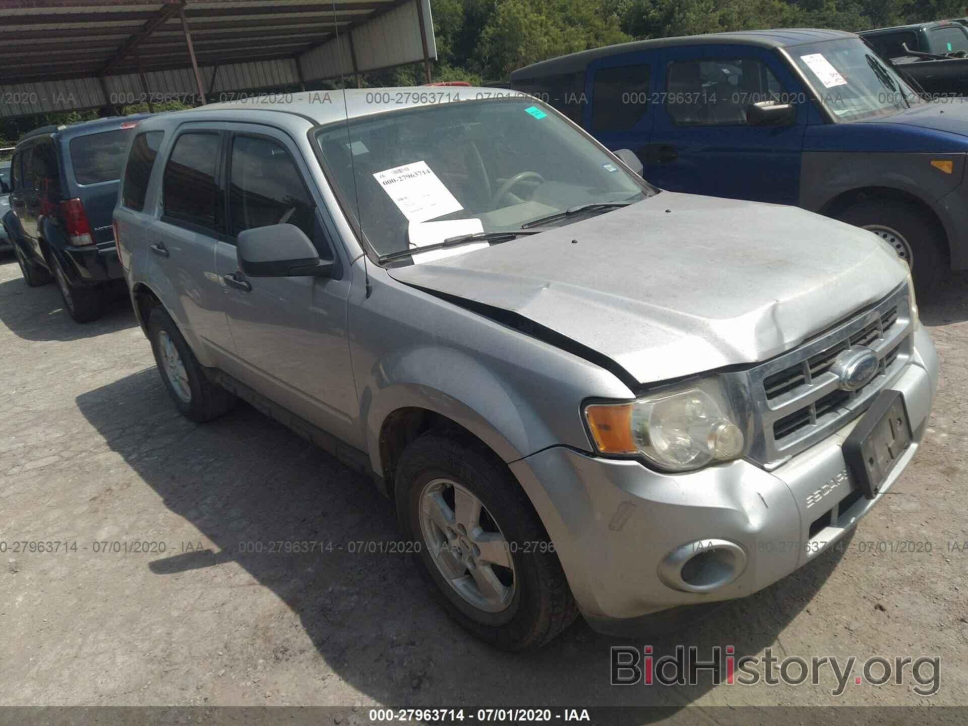 Photo 1FMCU027X9KA20524 - FORD ESCAPE 2009