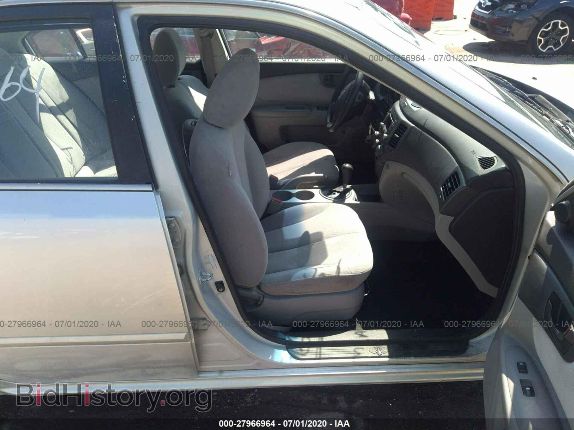 2009 KIA OPTIMA - VIN: KNAGE228295339046 - Фото 8