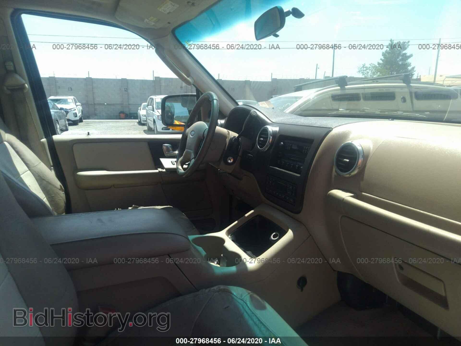 2004 FORD EXPEDITION - VIN: 1FMRU17W74LA79775 - Photo 5