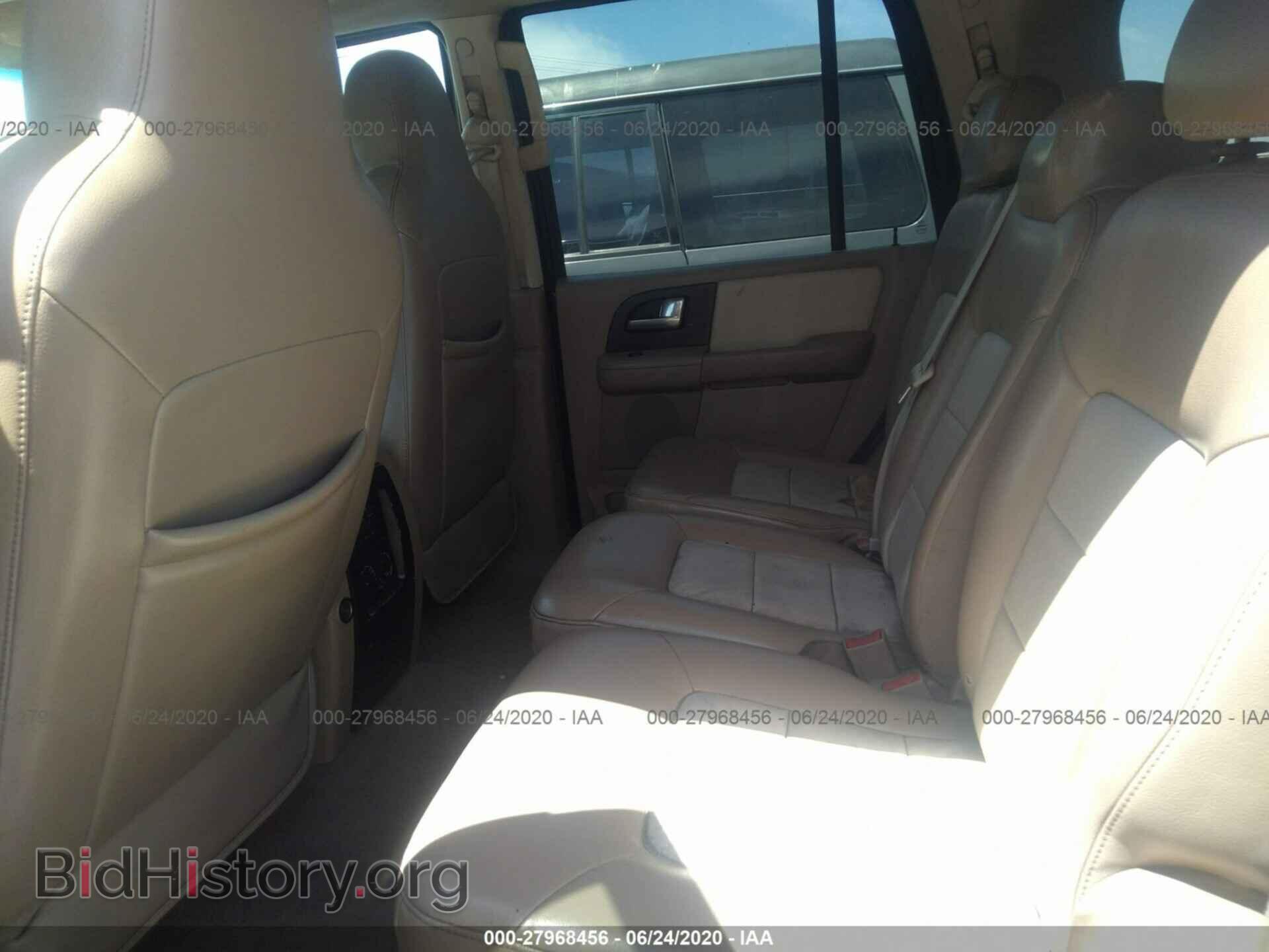 2004 FORD EXPEDITION - VIN: 1FMRU17W74LA79775 - Photo 8