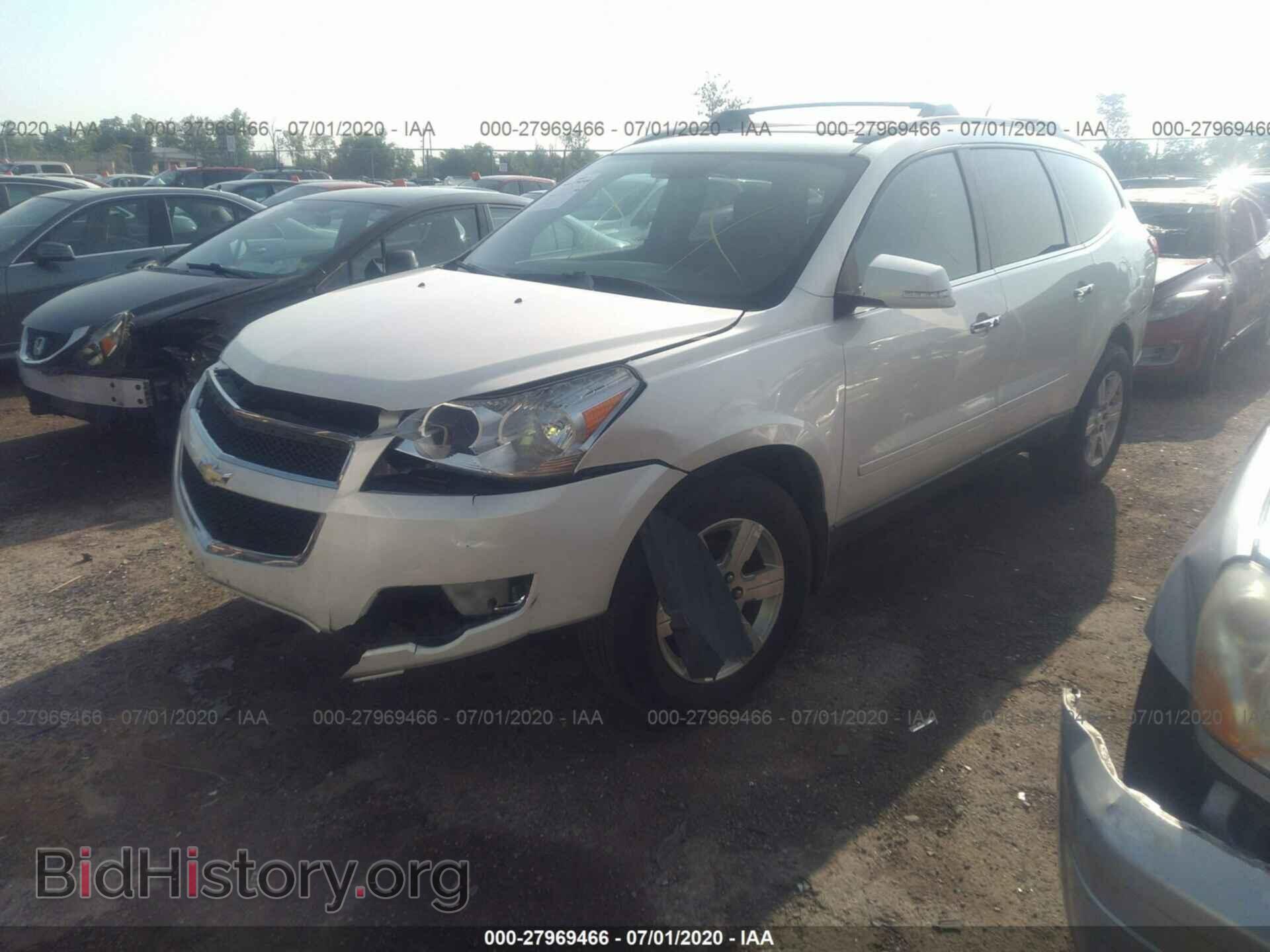 2012 CHEVROLET TRAVERSE - VIN: 1GNKRJED8CJ115676 - Фото 2