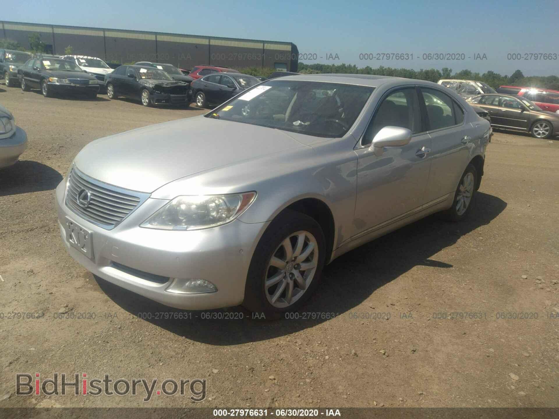 2009 LEXUS LS - VIN: JTHCL46F895001211 - Фото 2