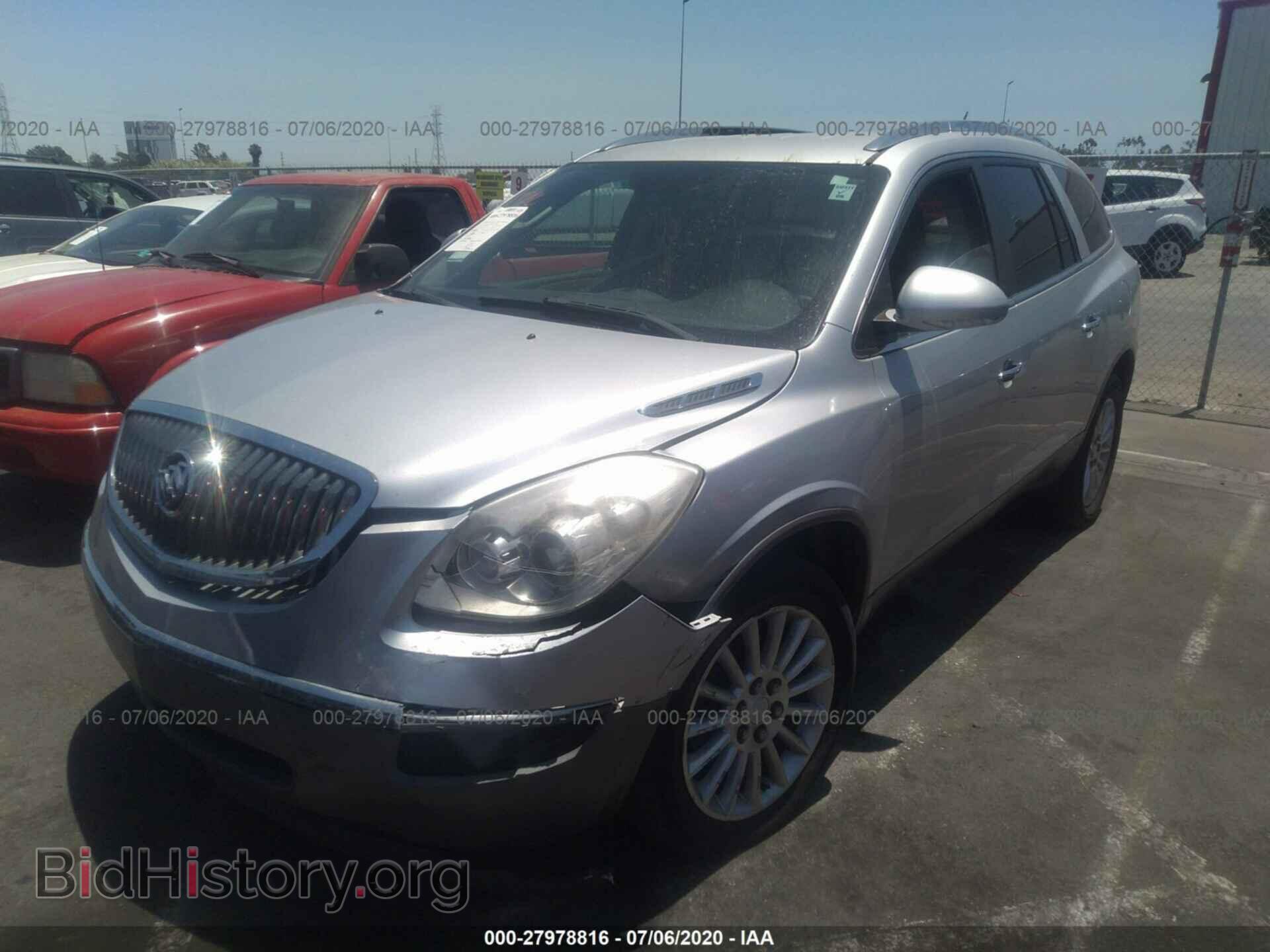 2011 BUICK ENCLAVE - VIN: 5GAKRAED3BJ375346 - Photo 2