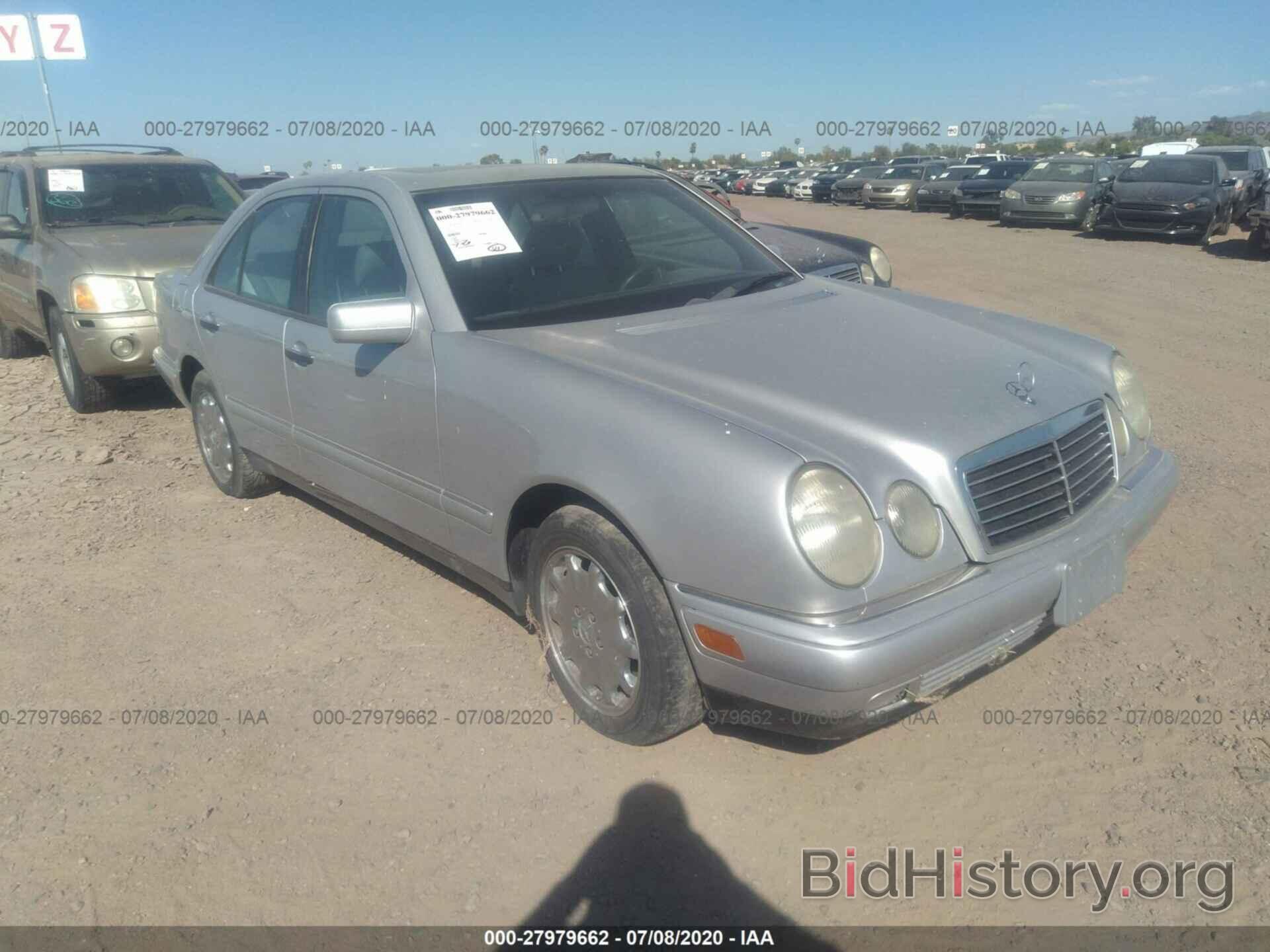 Photo WDBJF55F4TJ019287 - MERCEDES-BENZ E 1996