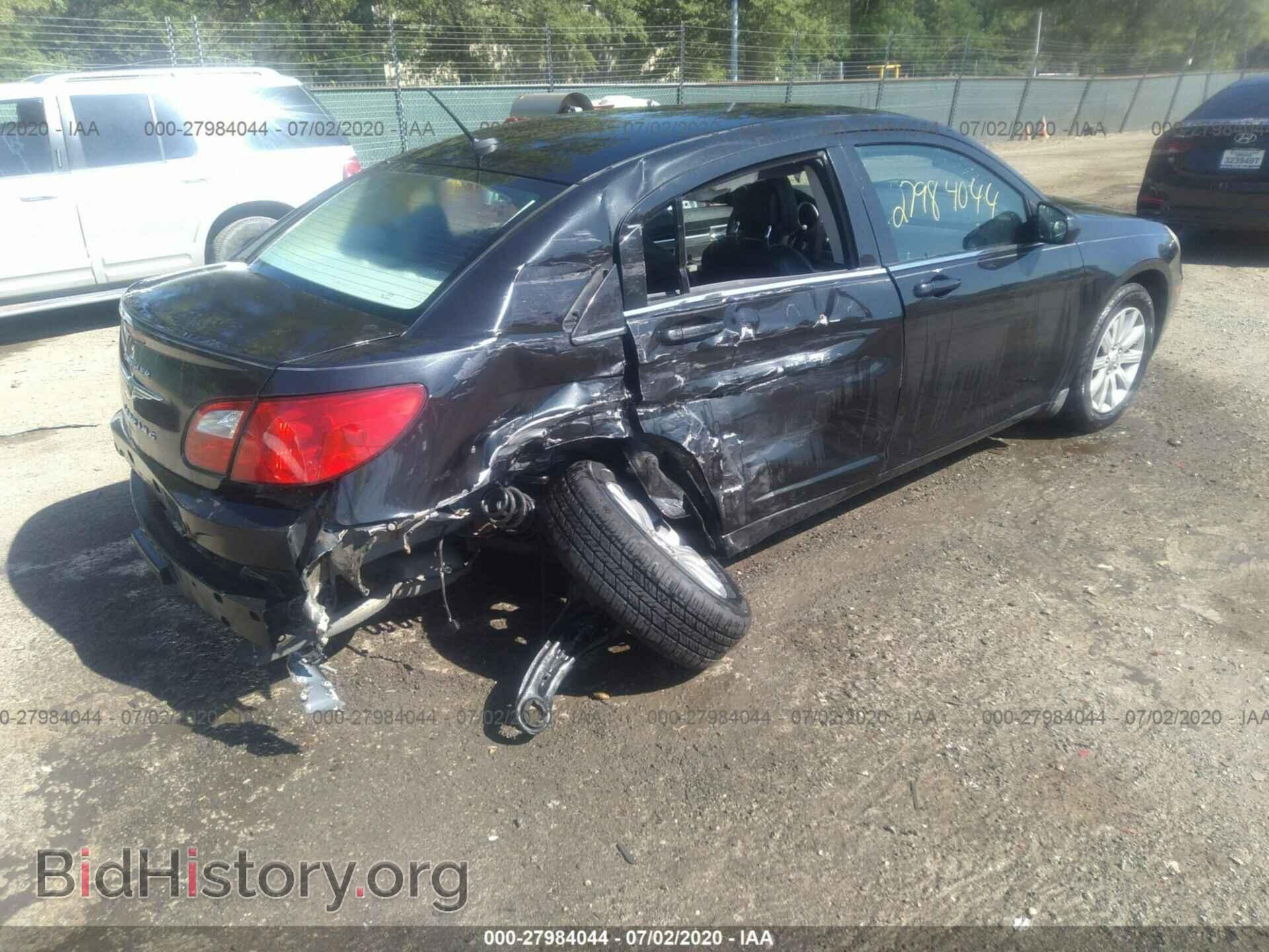 2010 CHRYSLER SEBRING - VIN: 1C3CC5FBXAN118379 - Фото 4