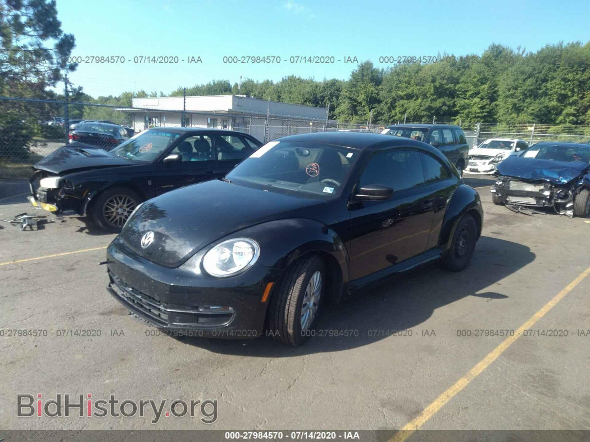 2012 VOLKSWAGEN BEETLE - VIN: 3VWFP7AT6CM615657 - Фото 2
