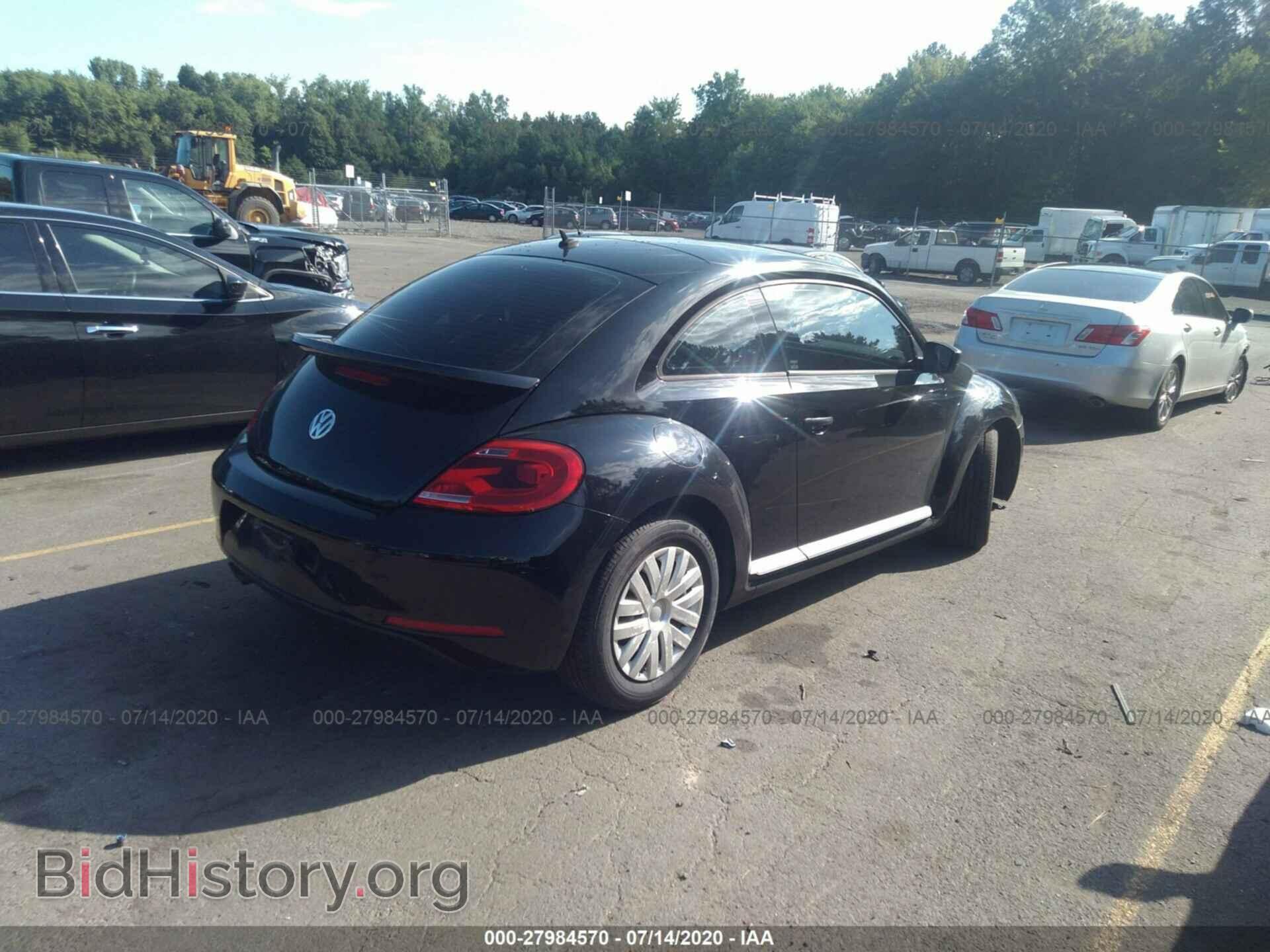 2012 VOLKSWAGEN BEETLE - VIN: 3VWFP7AT6CM615657 - Фото 4