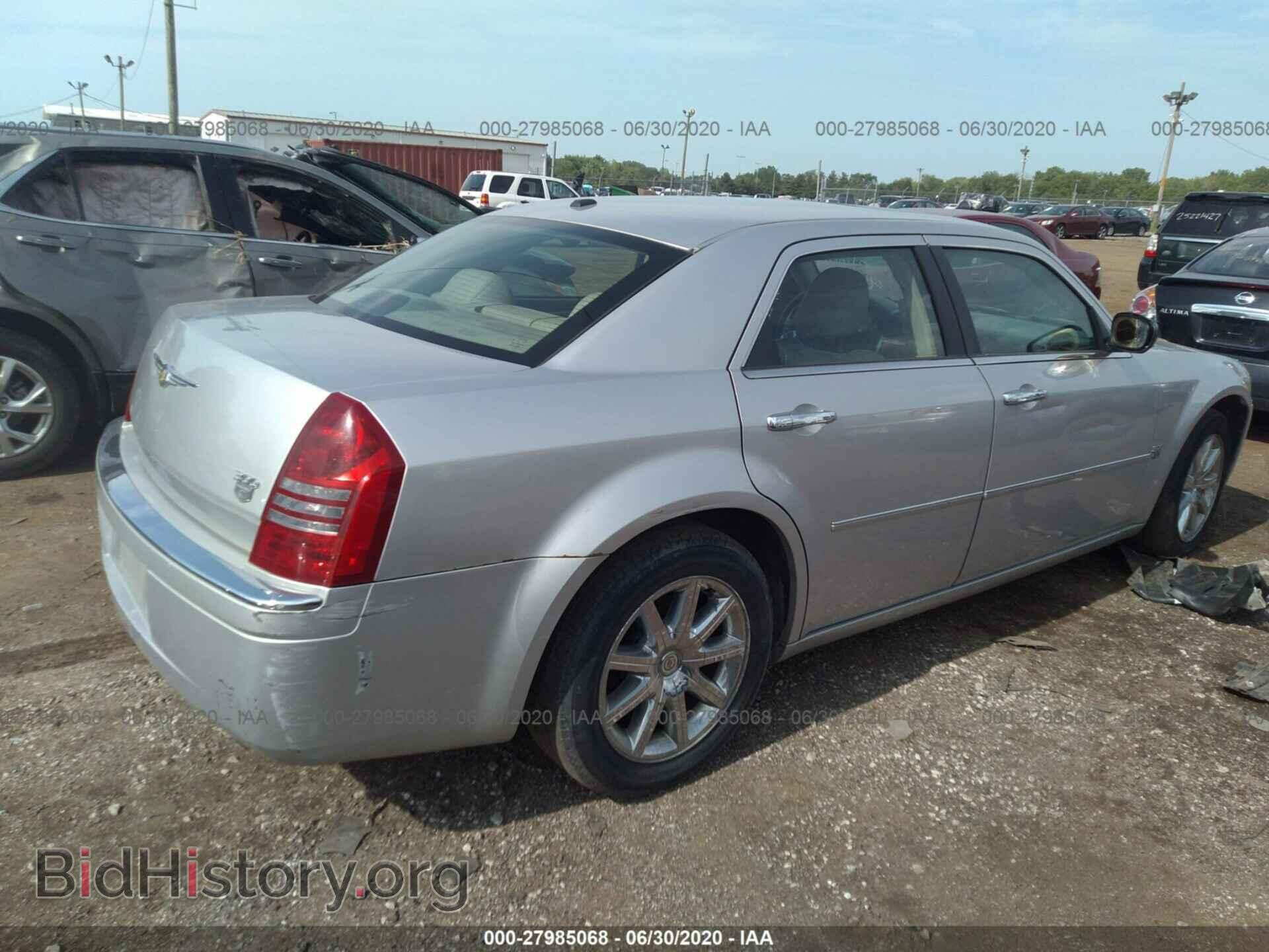 2007 CHRYSLER 300C - VIN: 2C3KA63H07H772101 - Фото 4