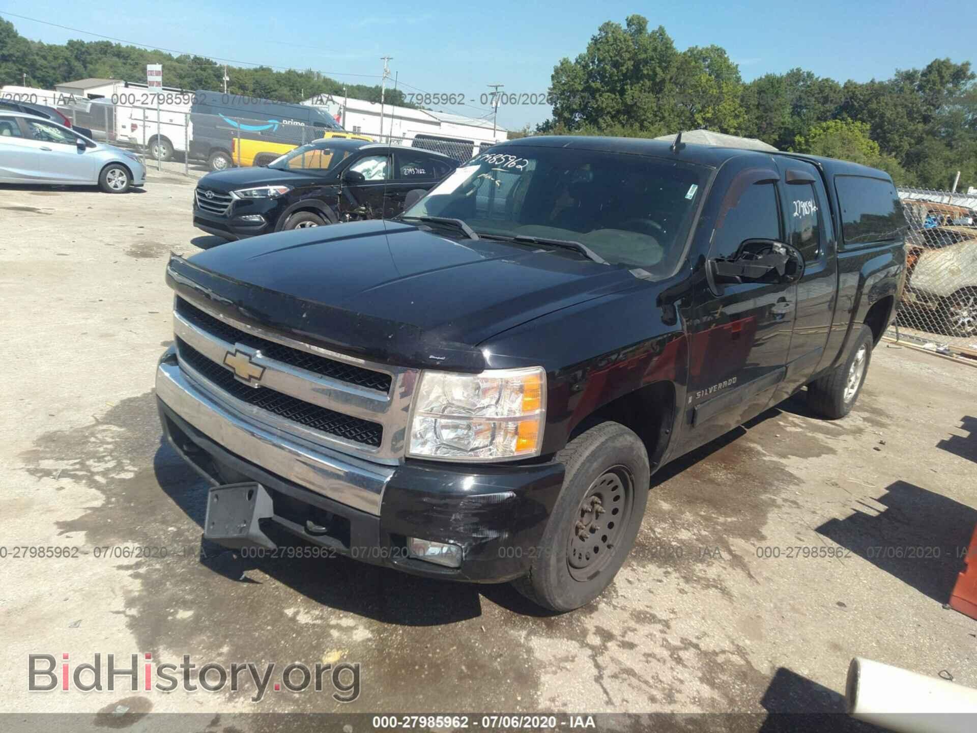 2007 CHEVROLET SILVERADO 1500 - VIN: 2GCEC19J371664922 - Фото 2