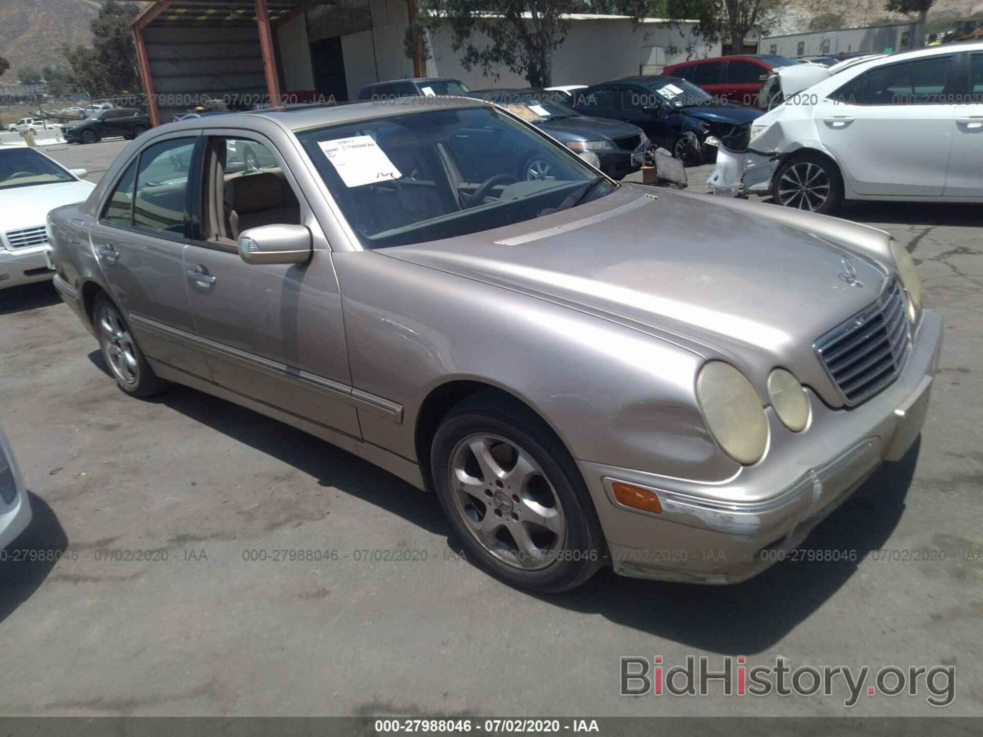 Photo WDBJF65J22B482435 - MERCEDES-BENZ E 2002