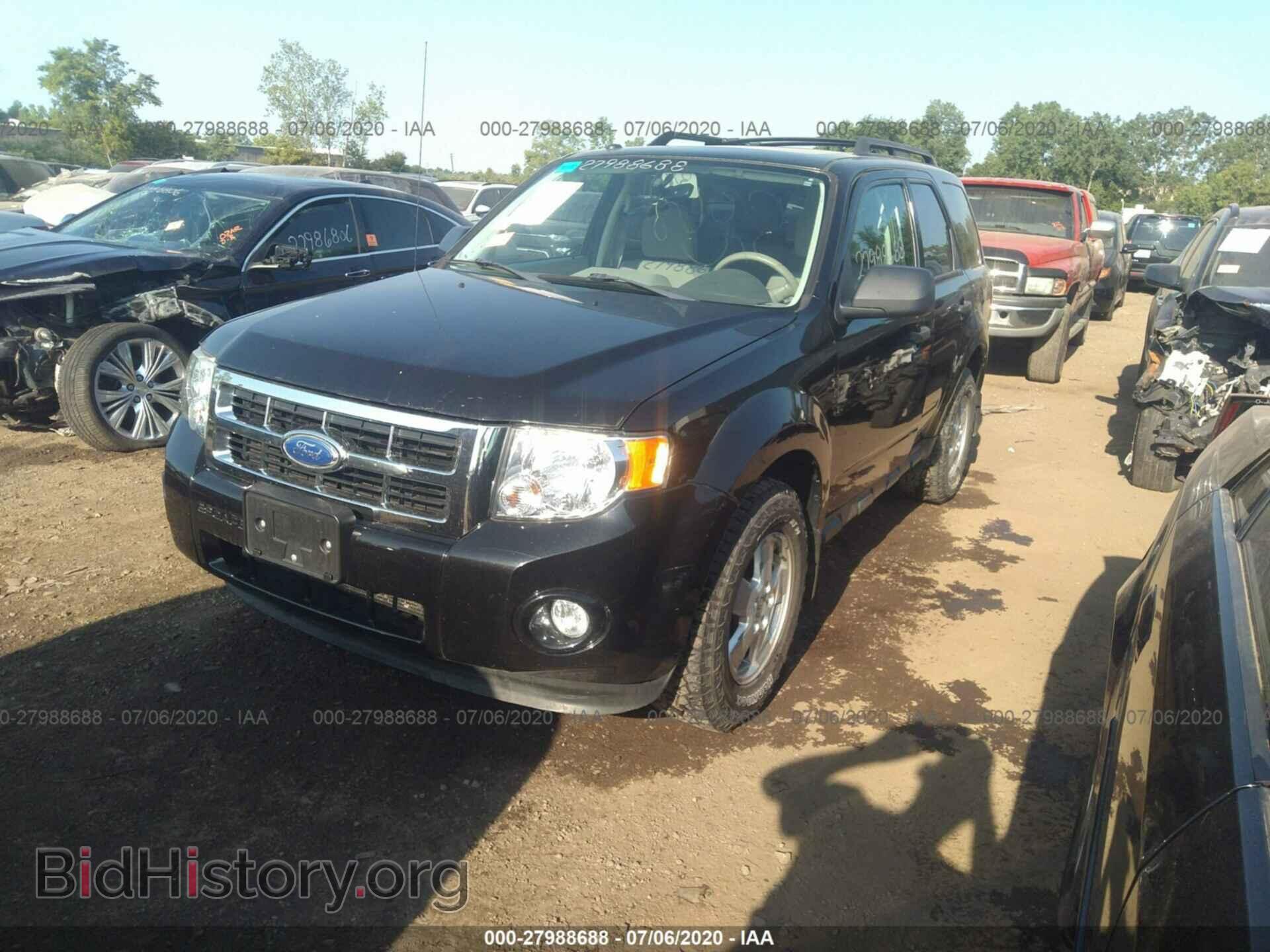 2011 FORD ESCAPE - VIN: 1FMCU0D72BKC25709 - Фото 2