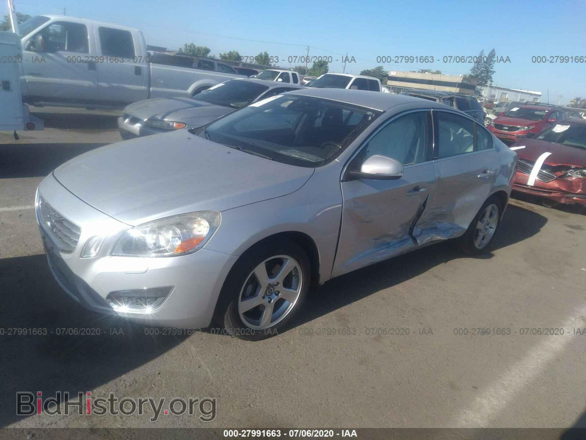 2012 VOLVO S60 - VIN: YV1622FS4C2118791 - Фото 2