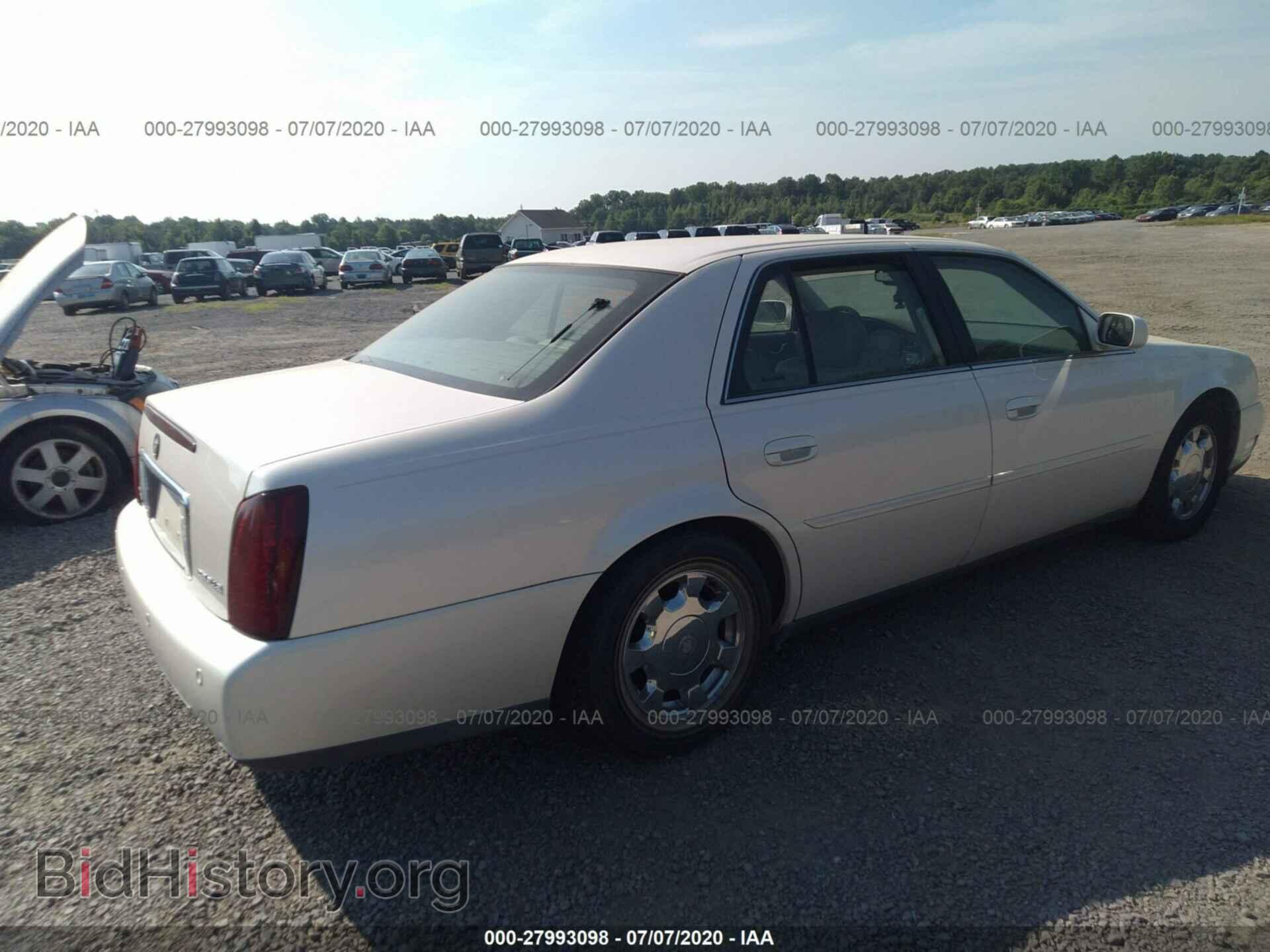 2000 Cadillac Deville - VIN: 1G6KD54YU216077 - Photo 4