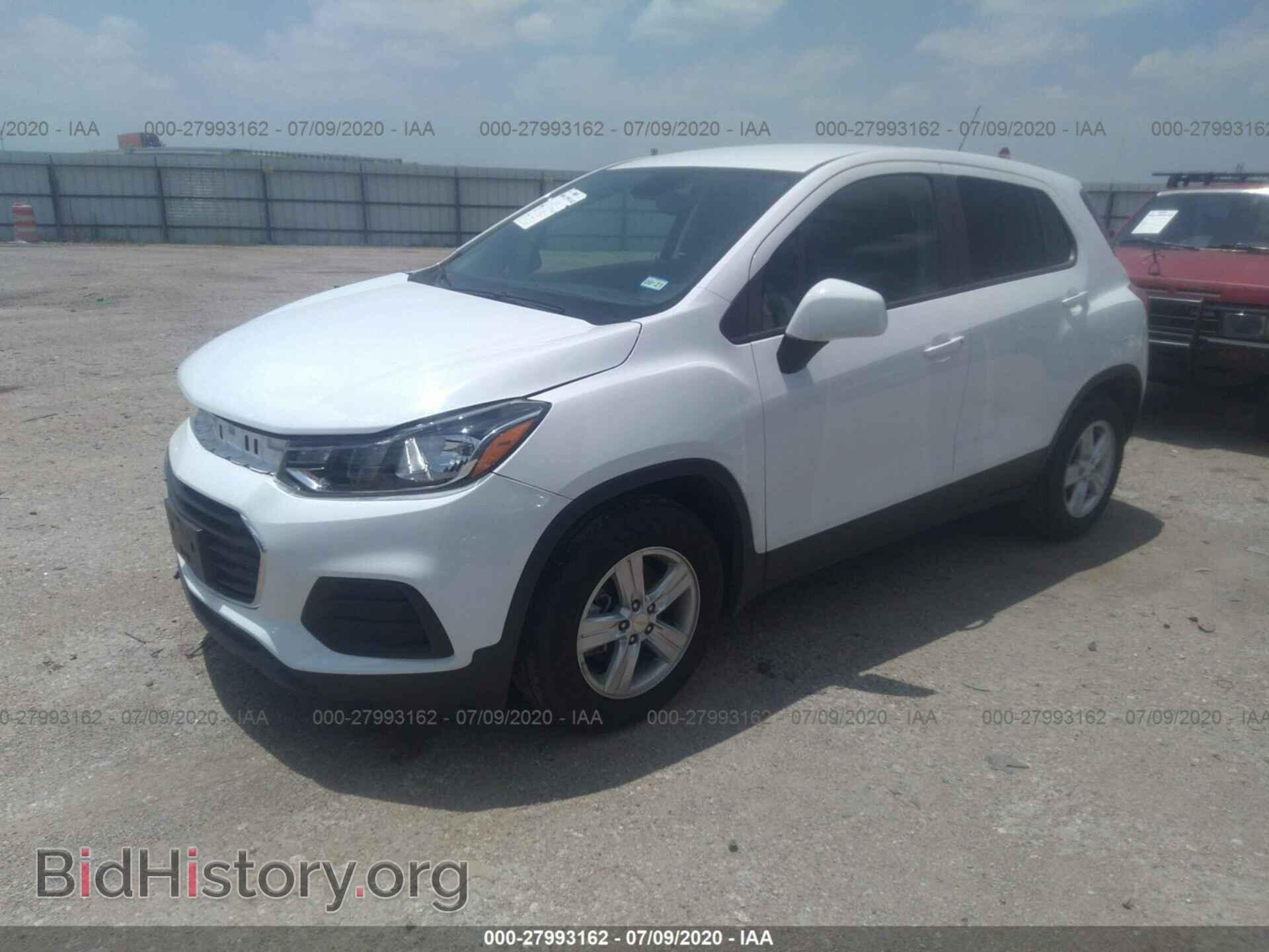 2019 CHEVROLET TRAX - VIN: 3GNCJKSB3KL258868 - Фото 2