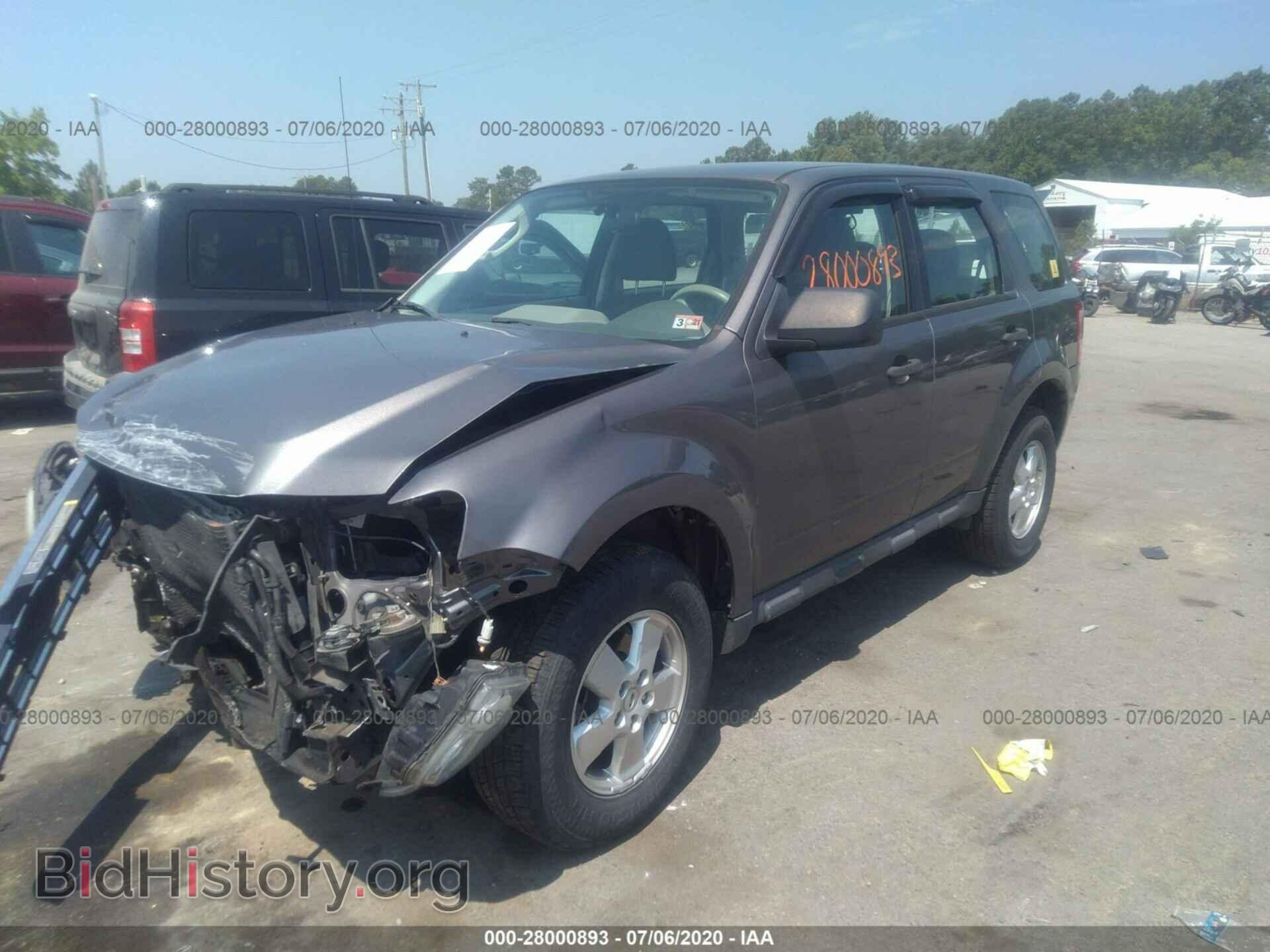 2011 FORD ESCAPE - VIN: 1FMCU9C77BKB57882 - Photo 2