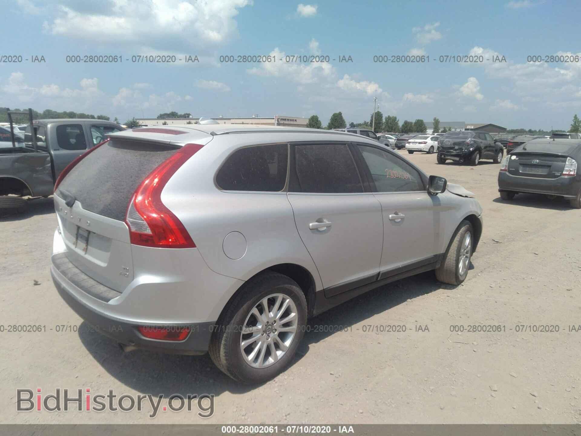 2010 VOLVO XC60 - VIN: YV4992DZ8A2096058 - Фото 4