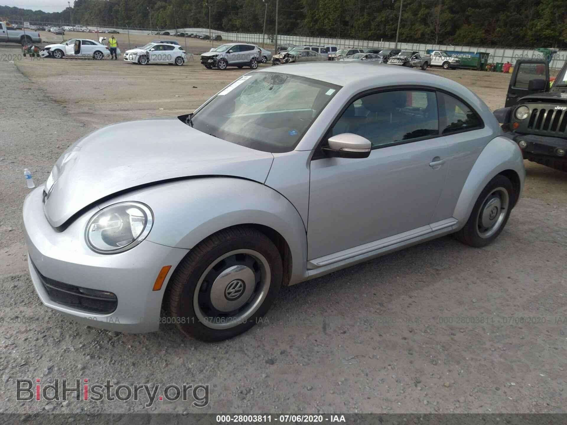 2012 VOLKSWAGEN BEETLE - VIN: 3VWJP7AT3CM650232 - Фото 2